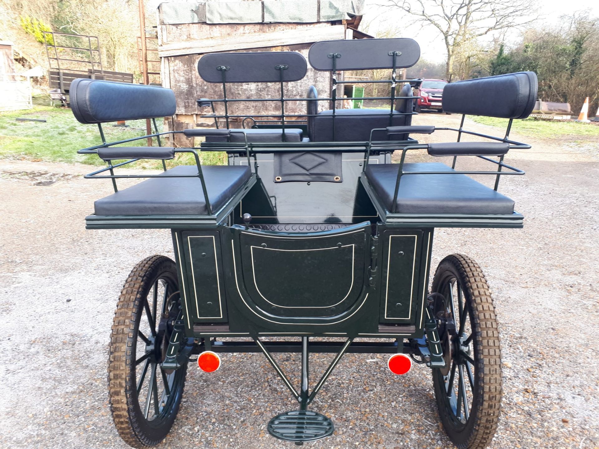 WAGONETTE to suit 14 to 16hh single or pair. Painted Brooklands green with cream lining and black - Image 3 of 5