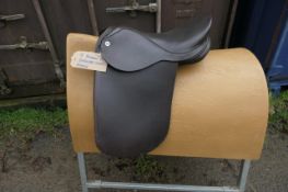 Barnsby brown leather show saddle 15" narrow-medium fit