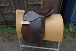 Barnsby brown leather suede seat & knee pads saddle 16.5" wide fit