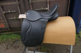 Barnsby straight cut black leather saddle 18" medium fit
