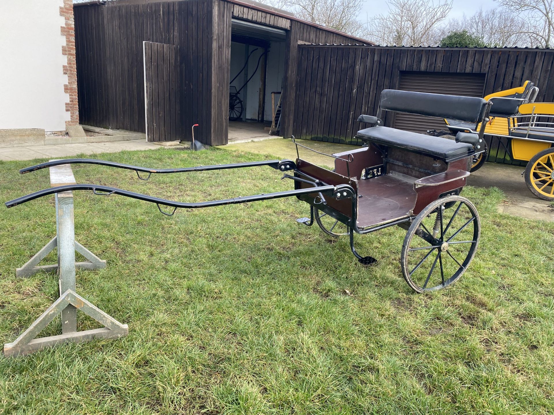 EXERCISE VEHICLE built by ERF to suit 13.2 to 15hh. Varnished natural wood body with black frame, - Image 3 of 3