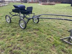 HACKNEY SHOW WAGON to suit 13.2 to 14.2hh. Painted black with white lining, on wire wheels with