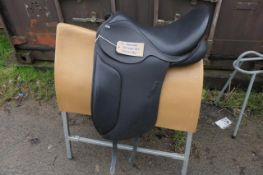 Barnsby black leather dressage saddle 17.5" medium fit