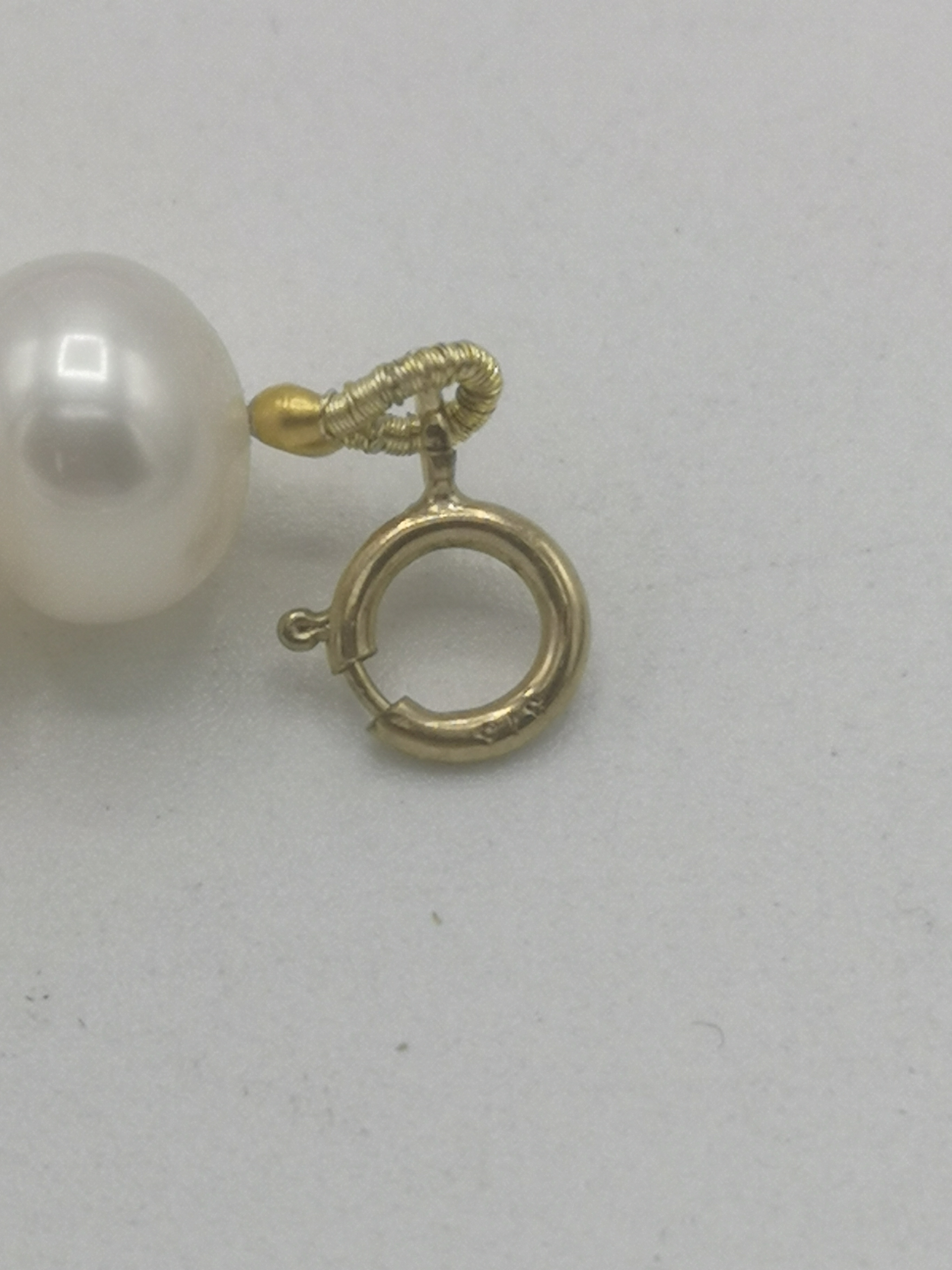 Pearl necklace with 9ct gold clasp - Image 4 of 4