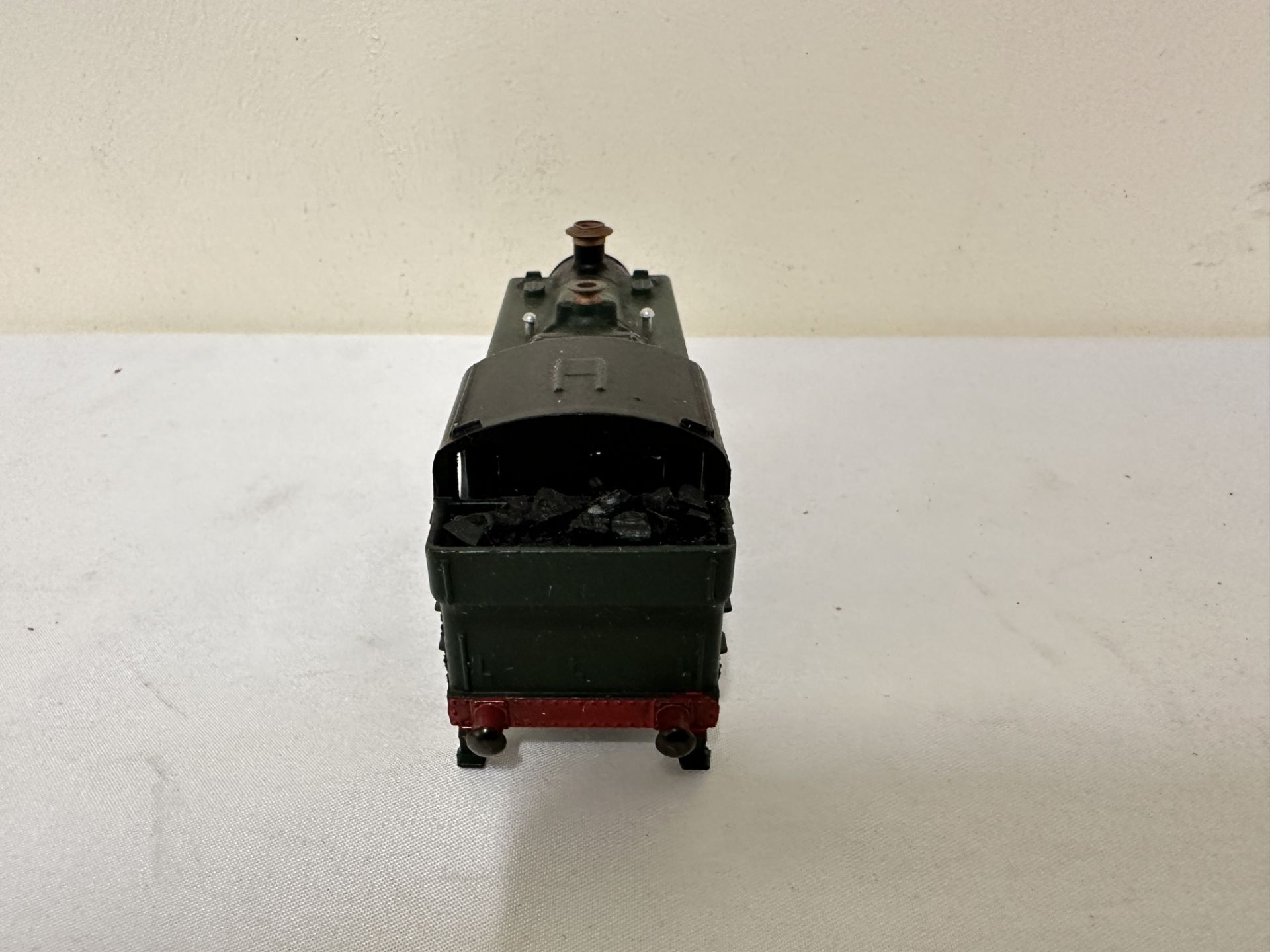 Graham Farish scale model 0-6-0 locomotive in original box - Bild 2 aus 6