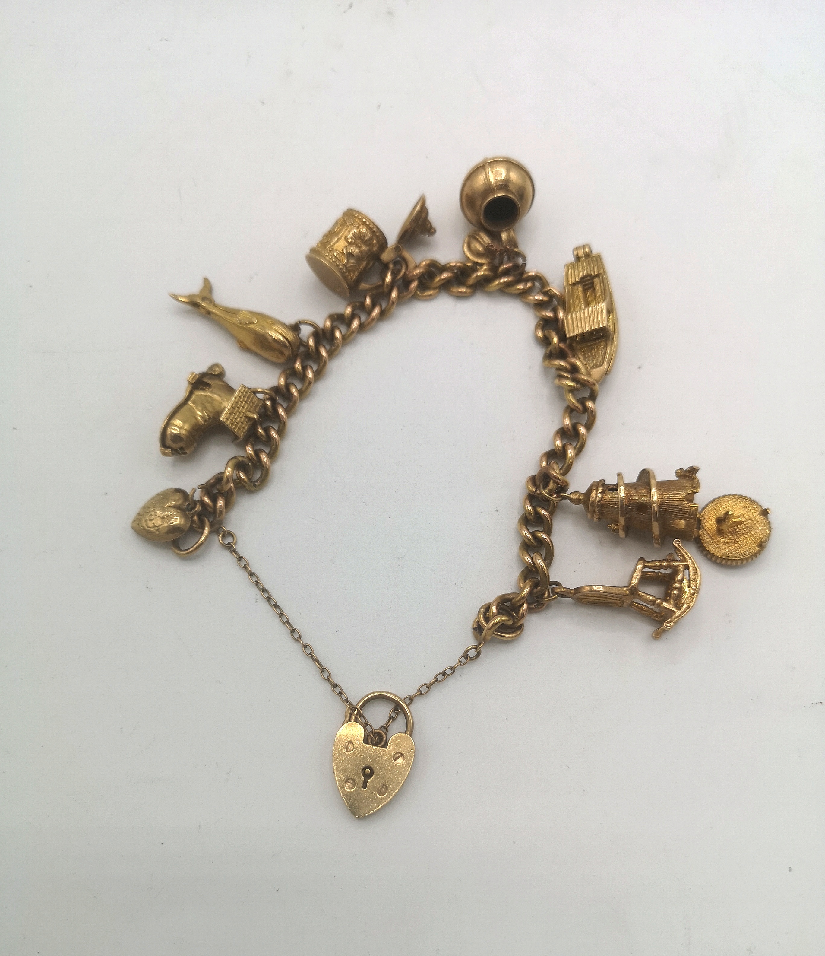 9ct gold charm bracelet - Image 2 of 14