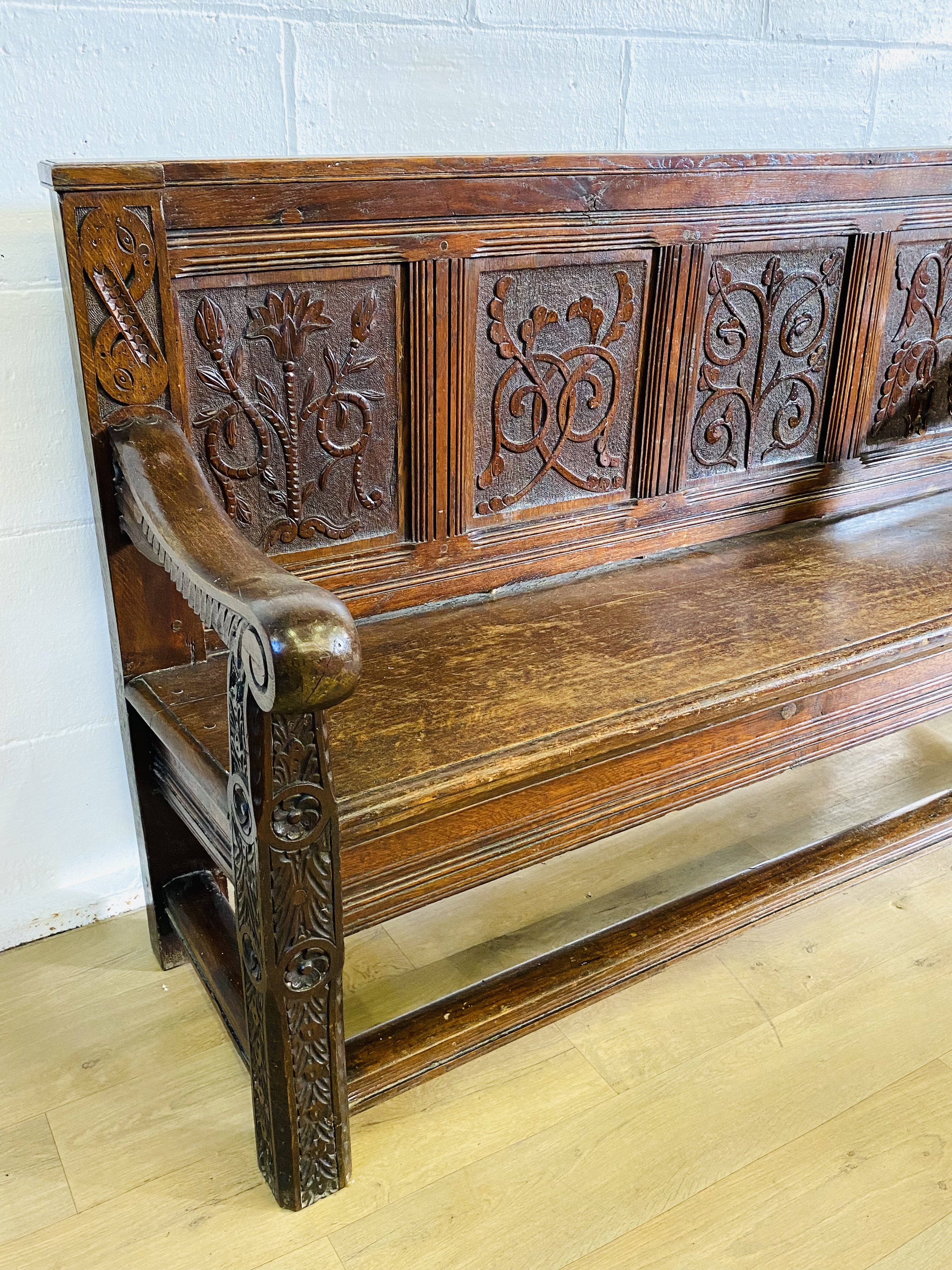 19th century oak settle - Image 6 of 8