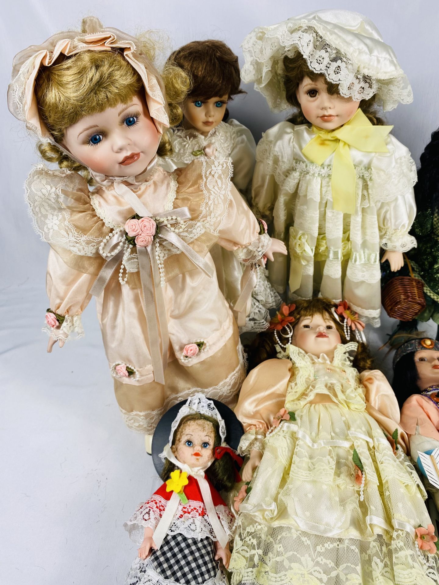 Eight collectors dolls - Bild 2 aus 3