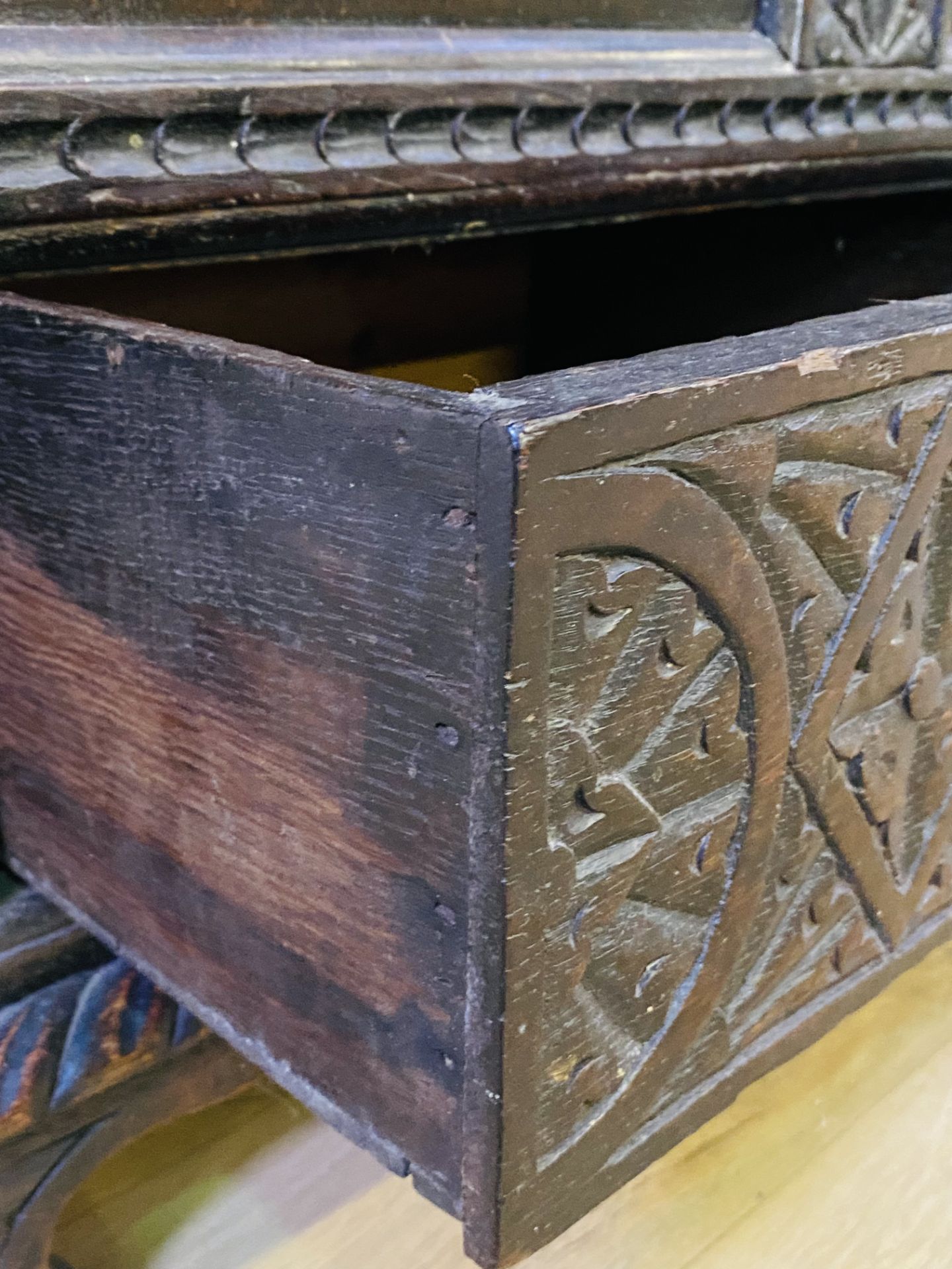 18th century carved oak mule chest - Image 6 of 7