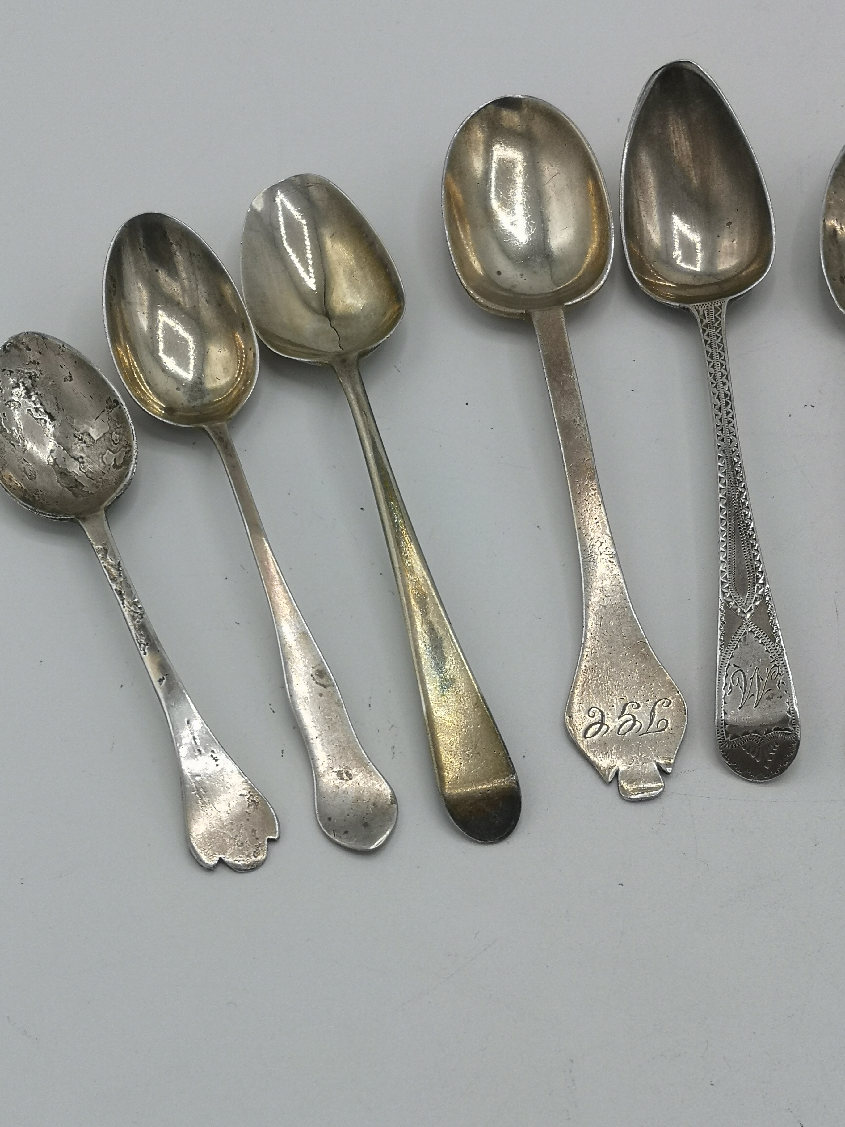 Collection of Georgian and Victorian tea spoons - Image 3 of 7
