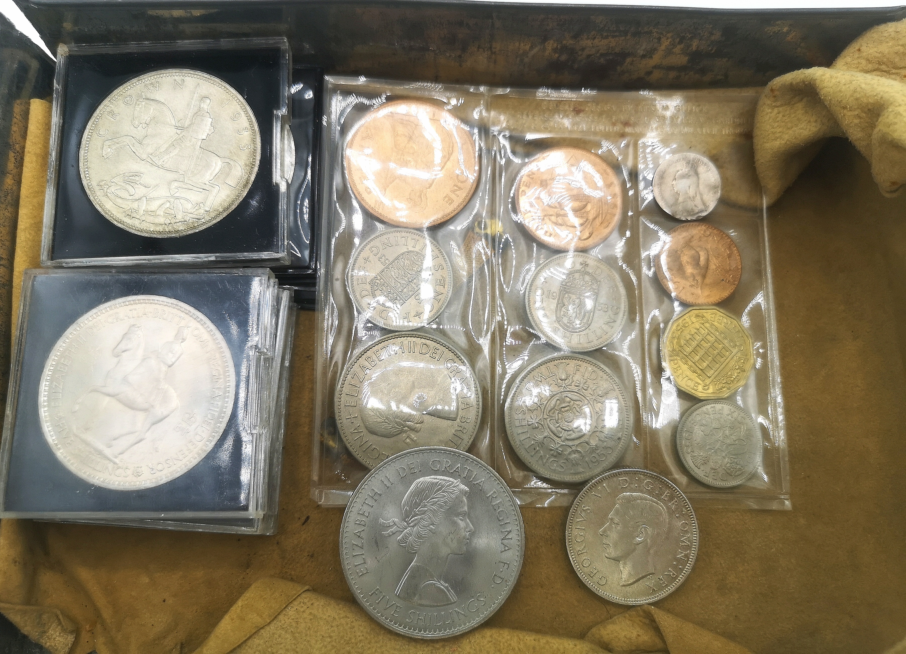 Small collection of British coins and presentation coins