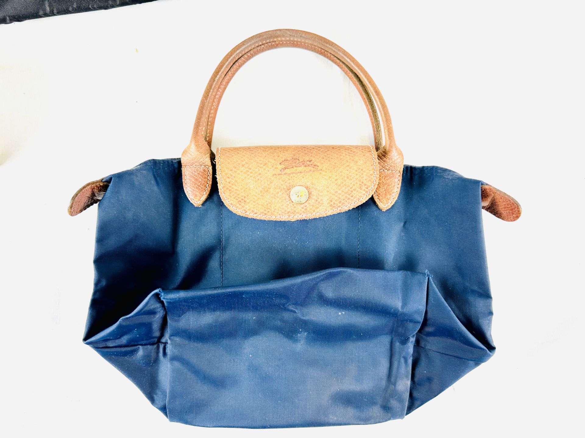 Five Longchamps fold out canvas bags with leather trim - Image 3 of 3