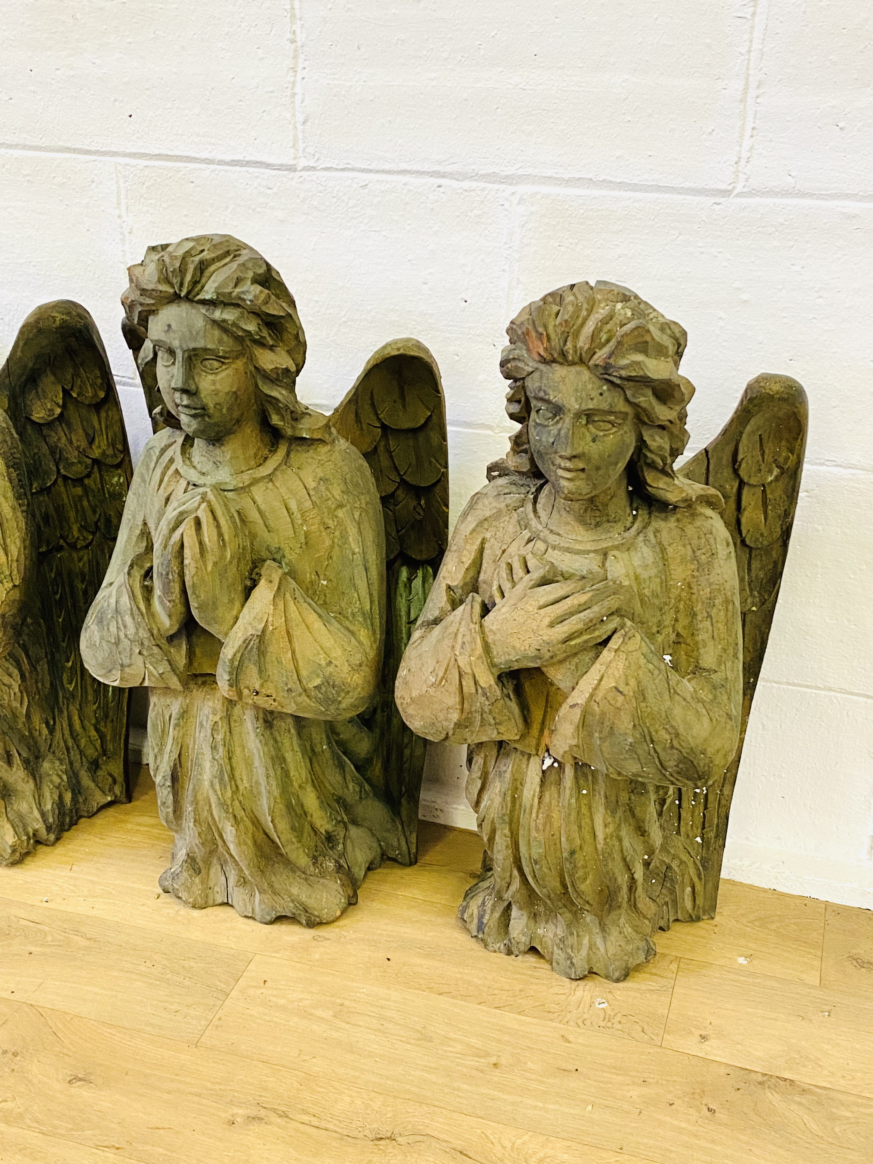 Four carved pine angels - Image 4 of 4