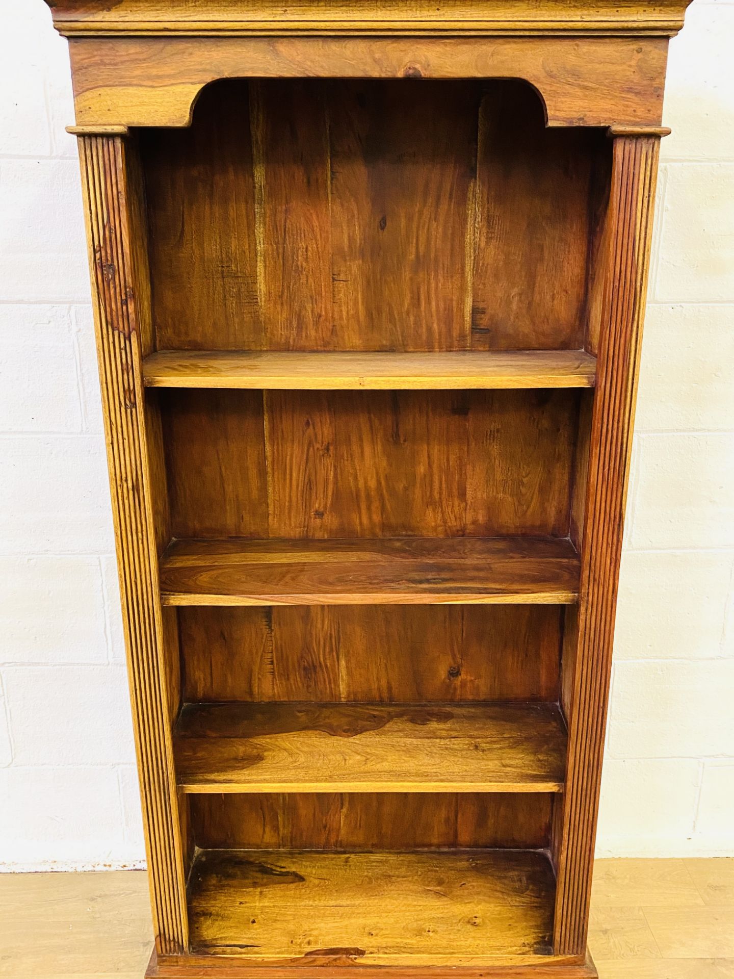 Hard wood open display unit - Image 2 of 5