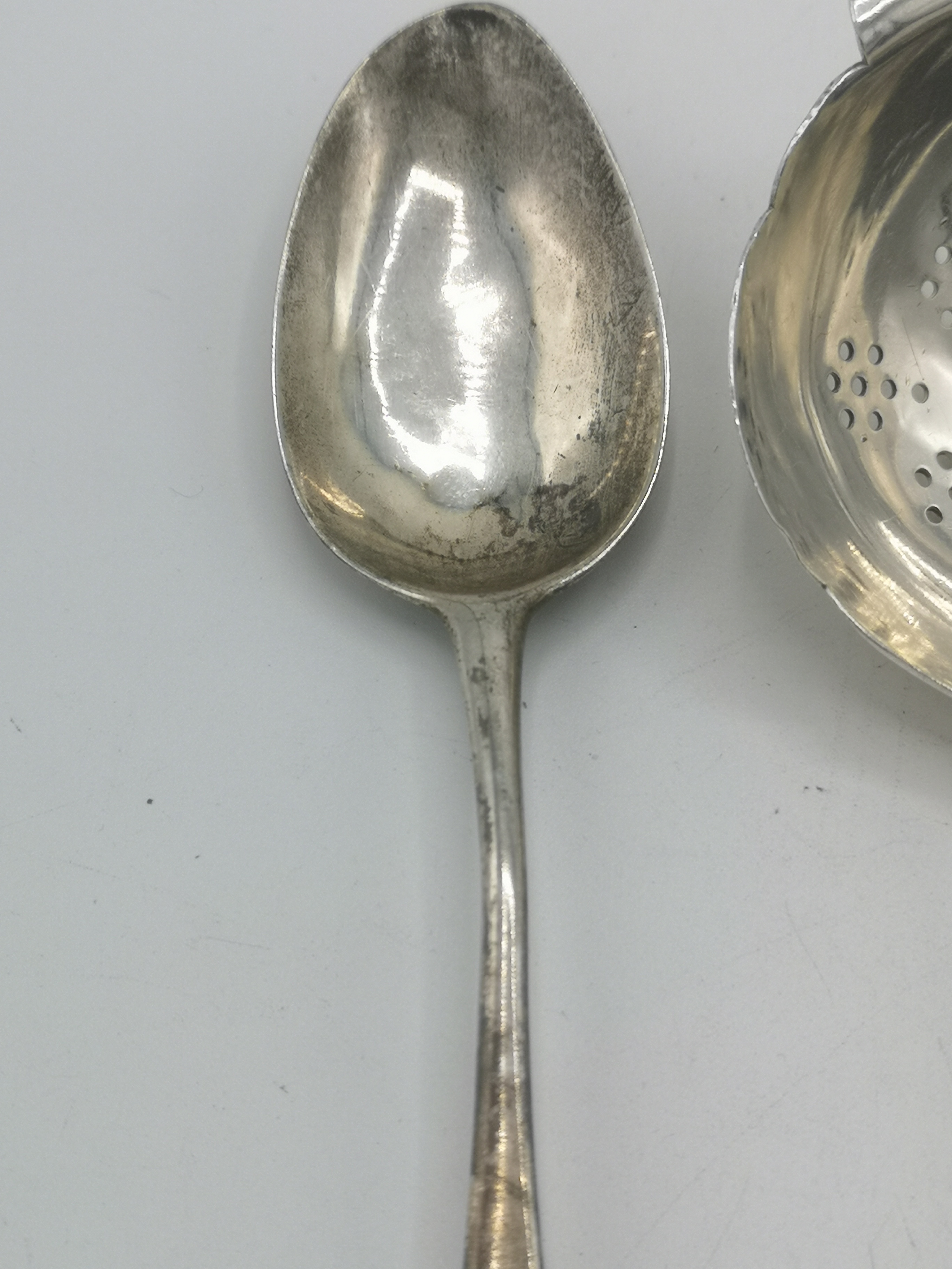 Silver tea strainer and other items - Image 3 of 10