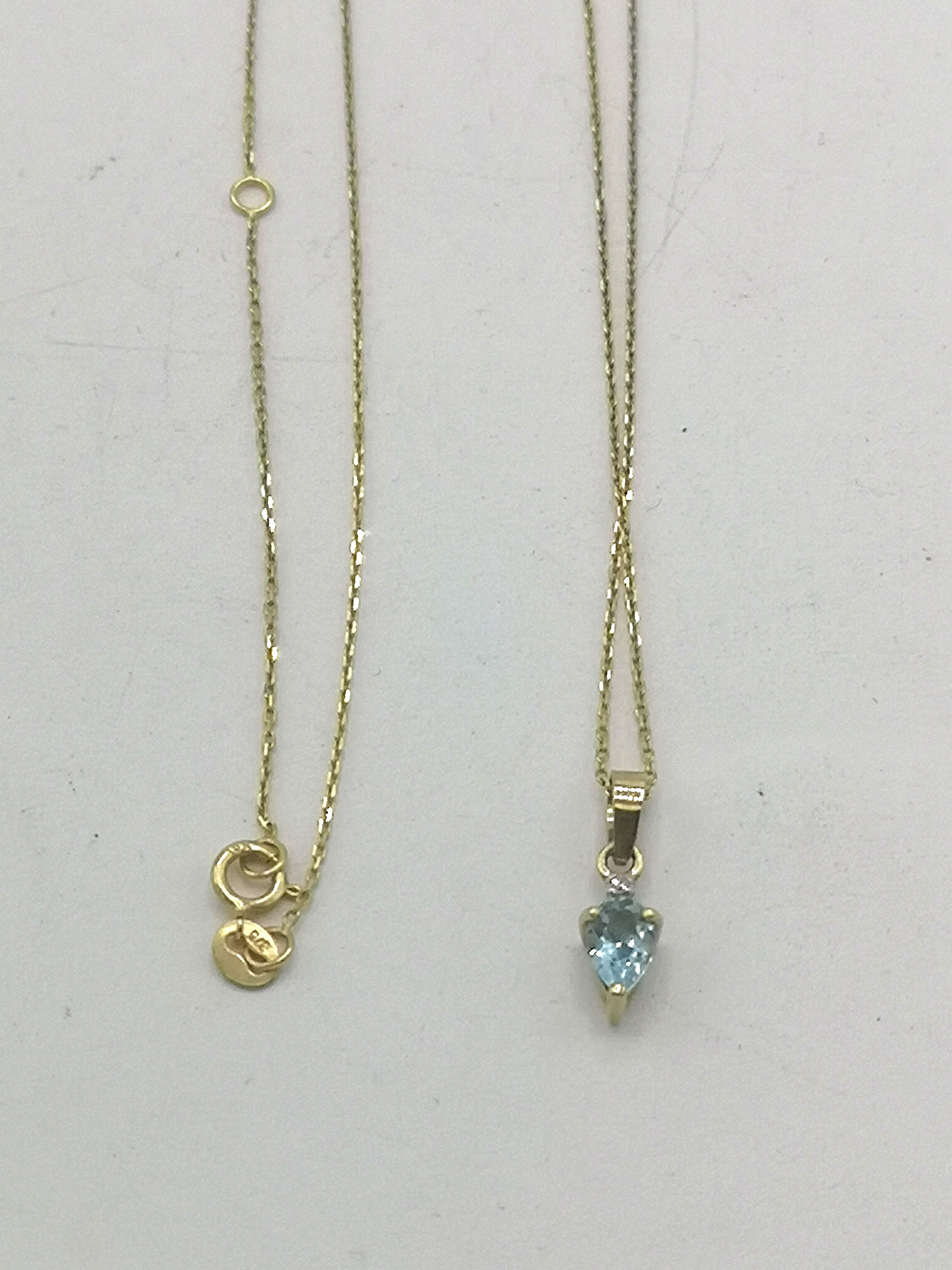 9ct gold chain and pendant set with an aquamarine and diamond - Image 2 of 4