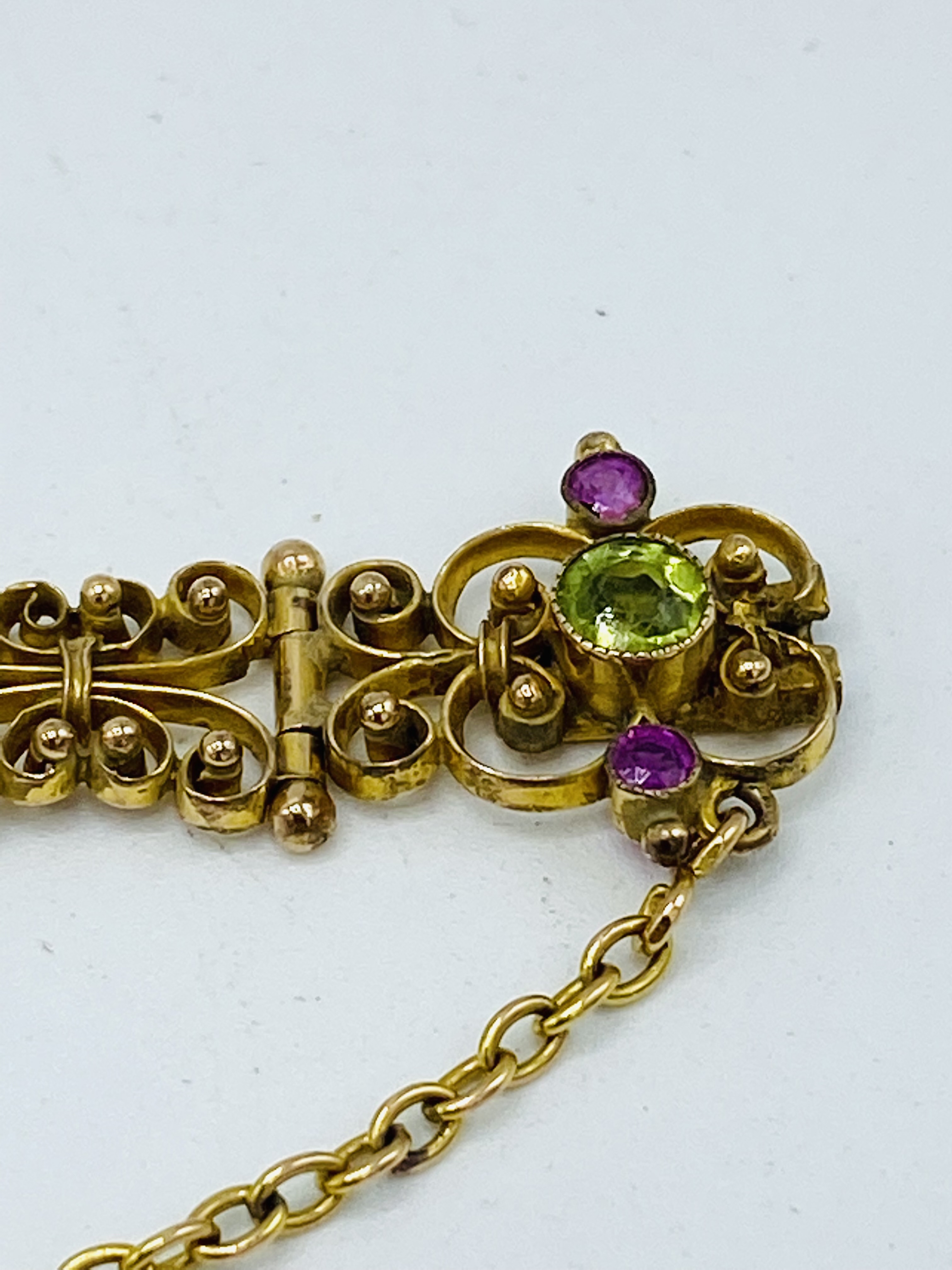 Gold filigree bracelet set with rubies and peridot - Image 7 of 9