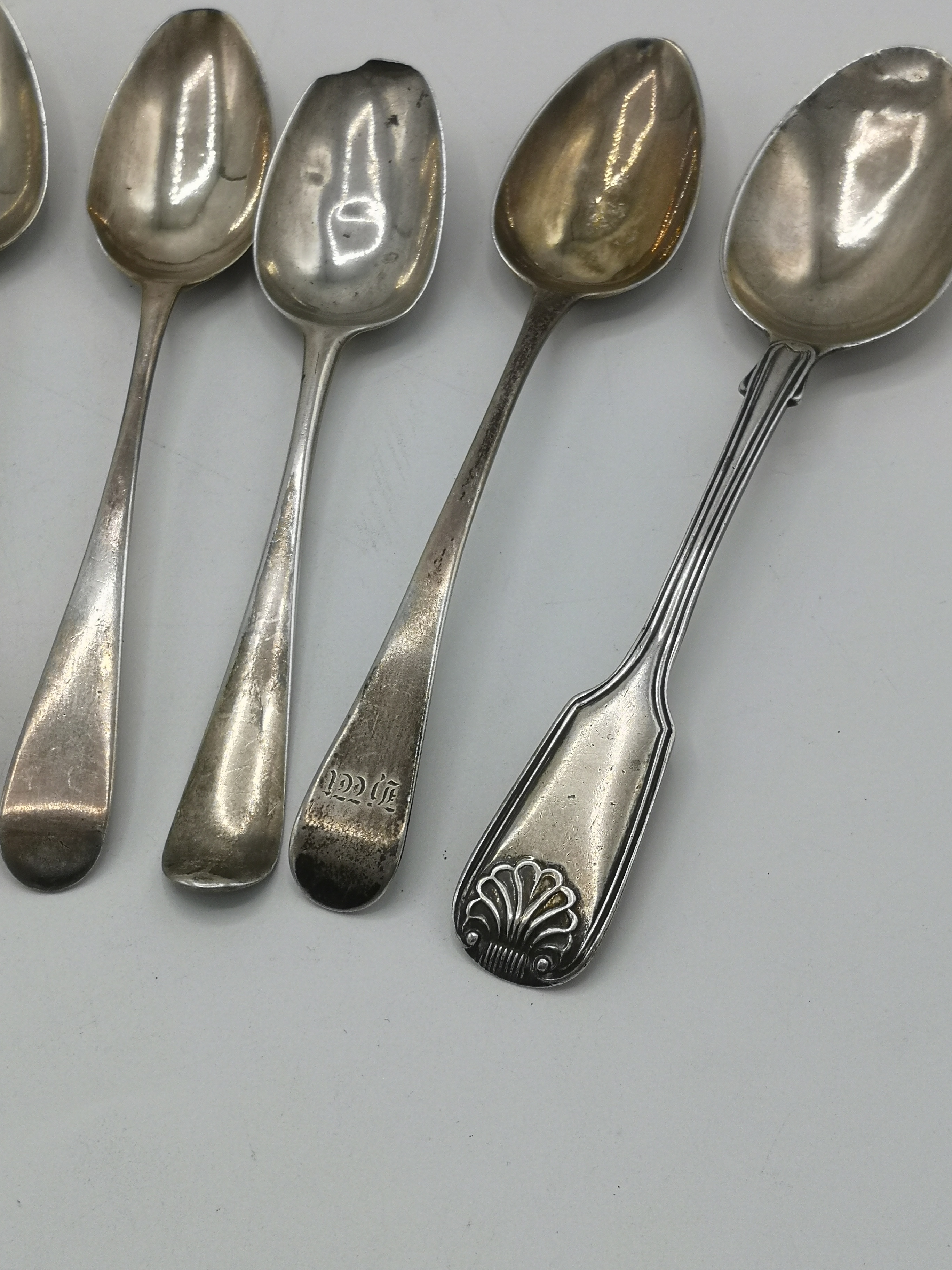 Collection of Georgian and Victorian tea spoons - Image 5 of 7