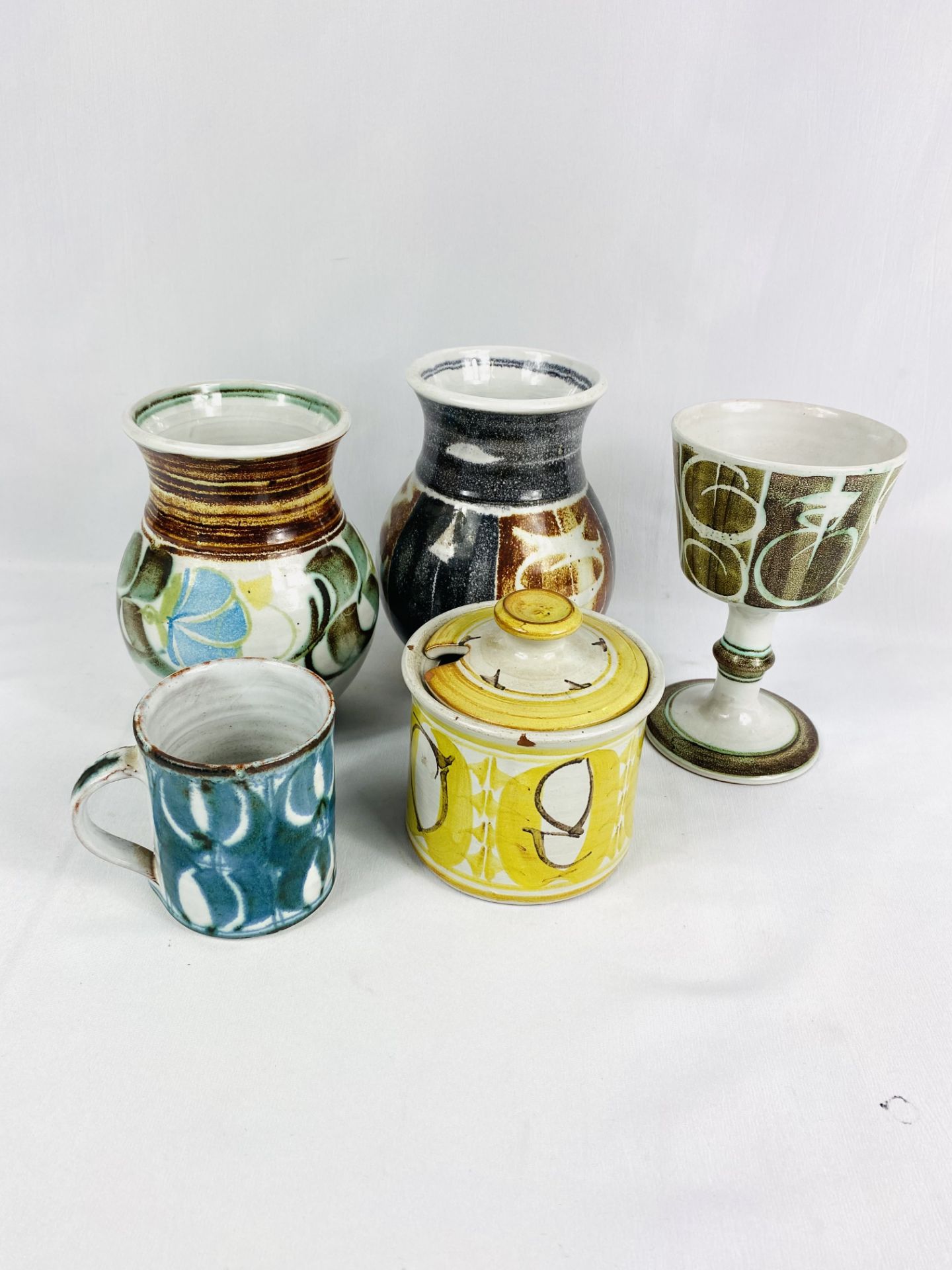 Five pieces of Aldermaston pottery - Image 5 of 5