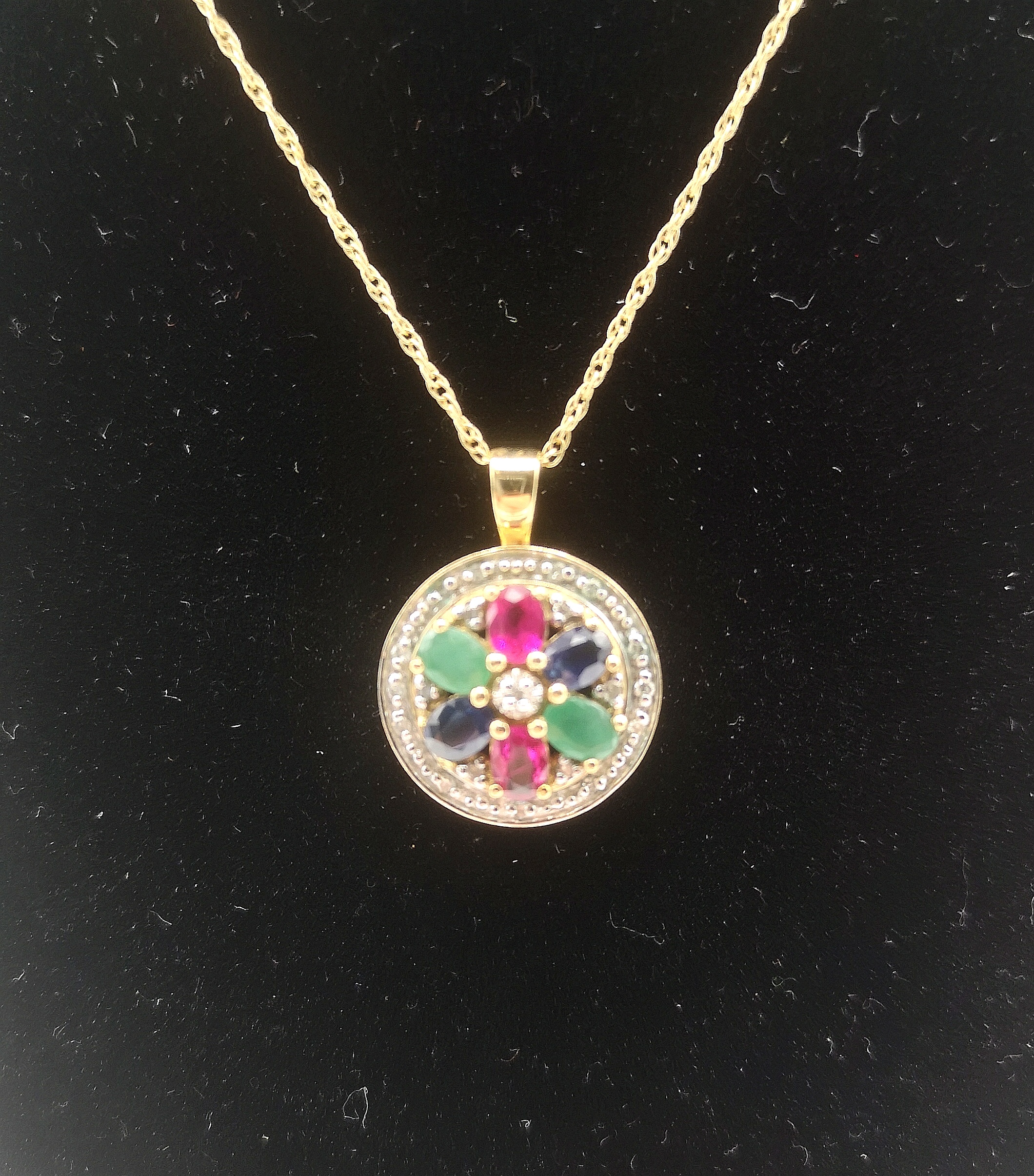 9ct gold pendant set with rubies, emeralds and sapphires - Image 2 of 8