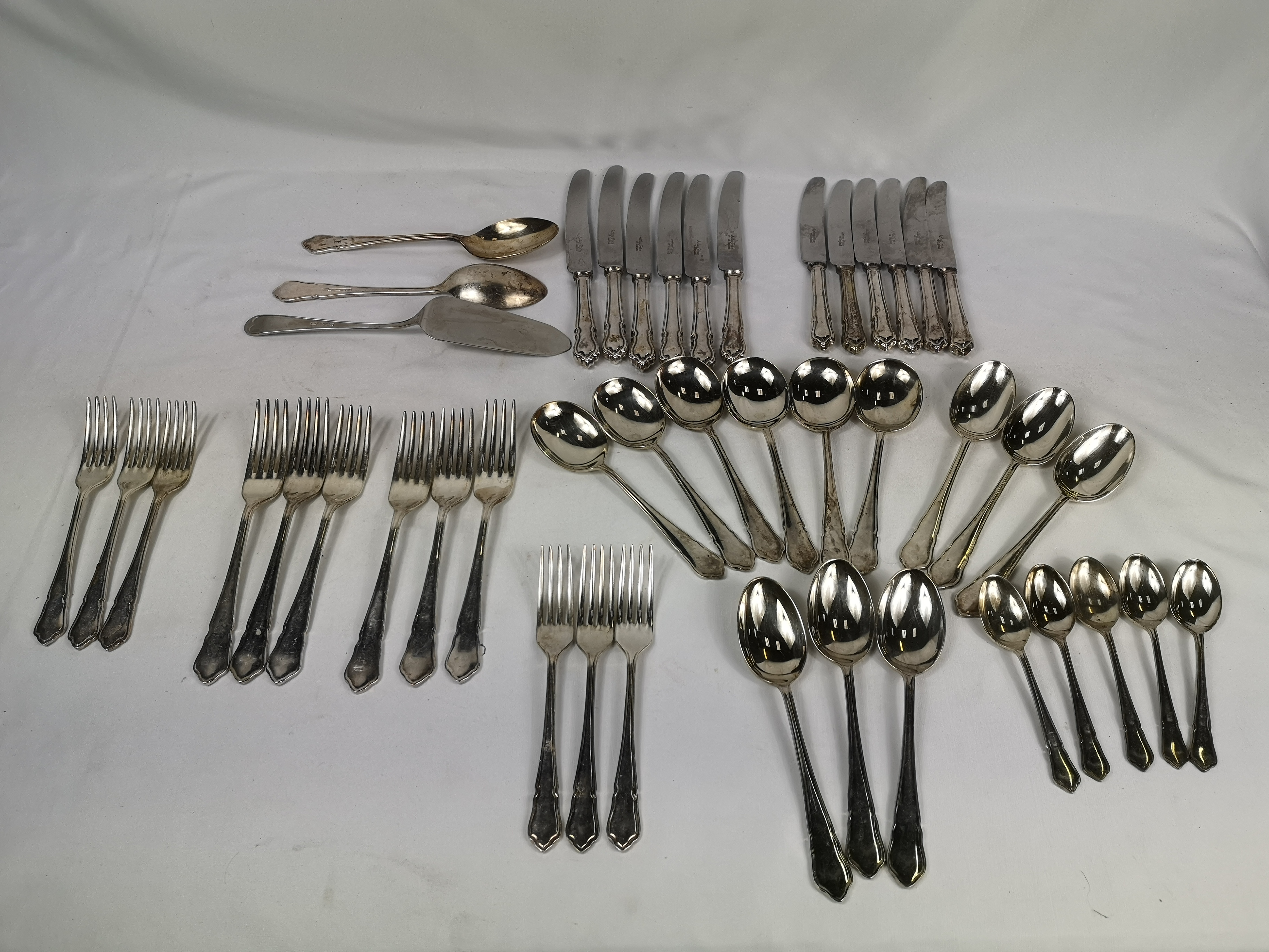 A canteen of silver plate cutlery - Image 3 of 11