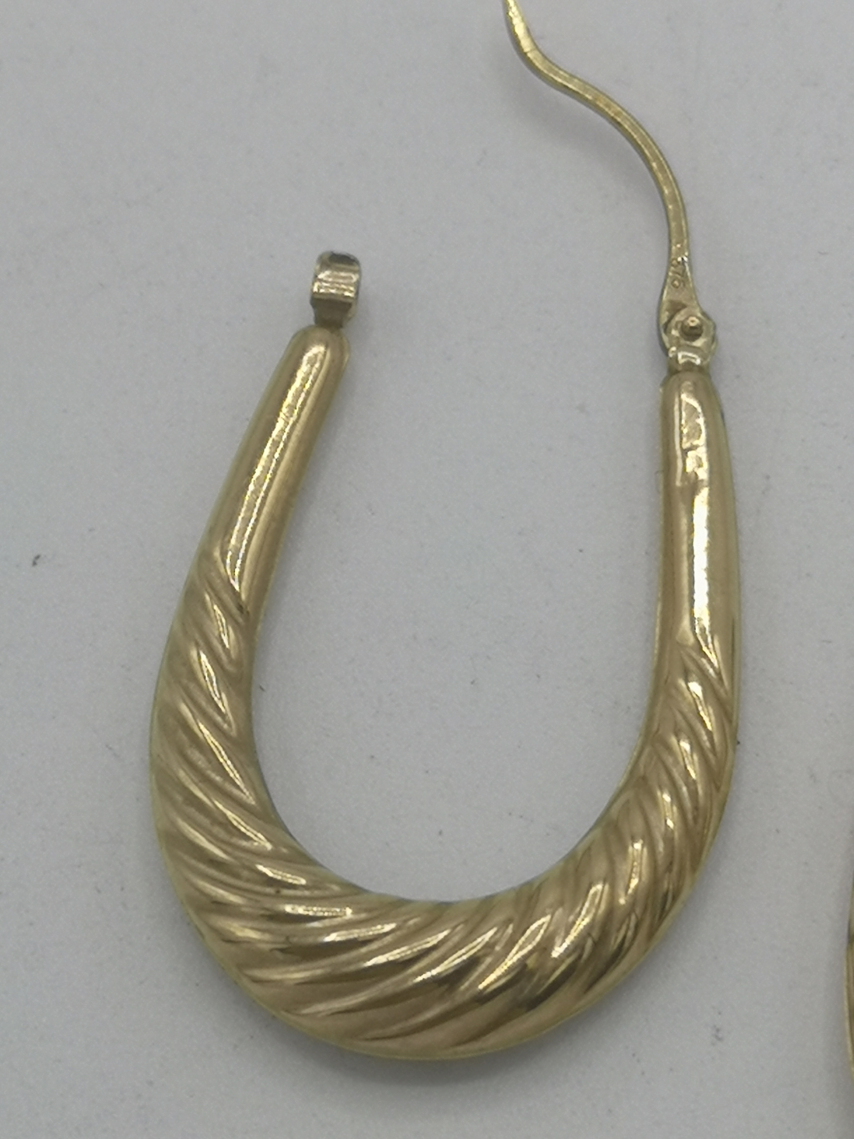 9ct gold hoop earrings - Image 4 of 4