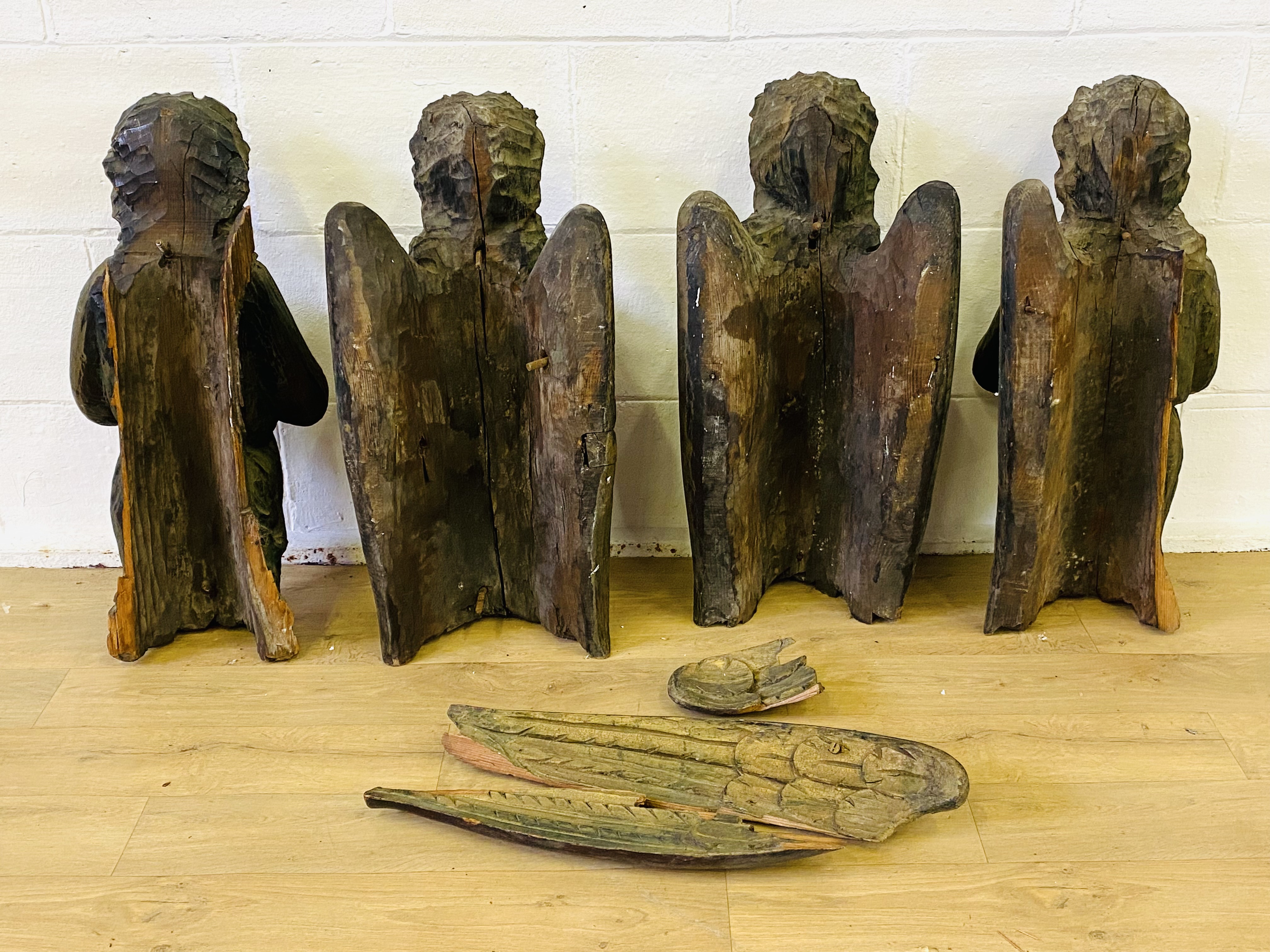 Four carved pine angels - Image 2 of 4