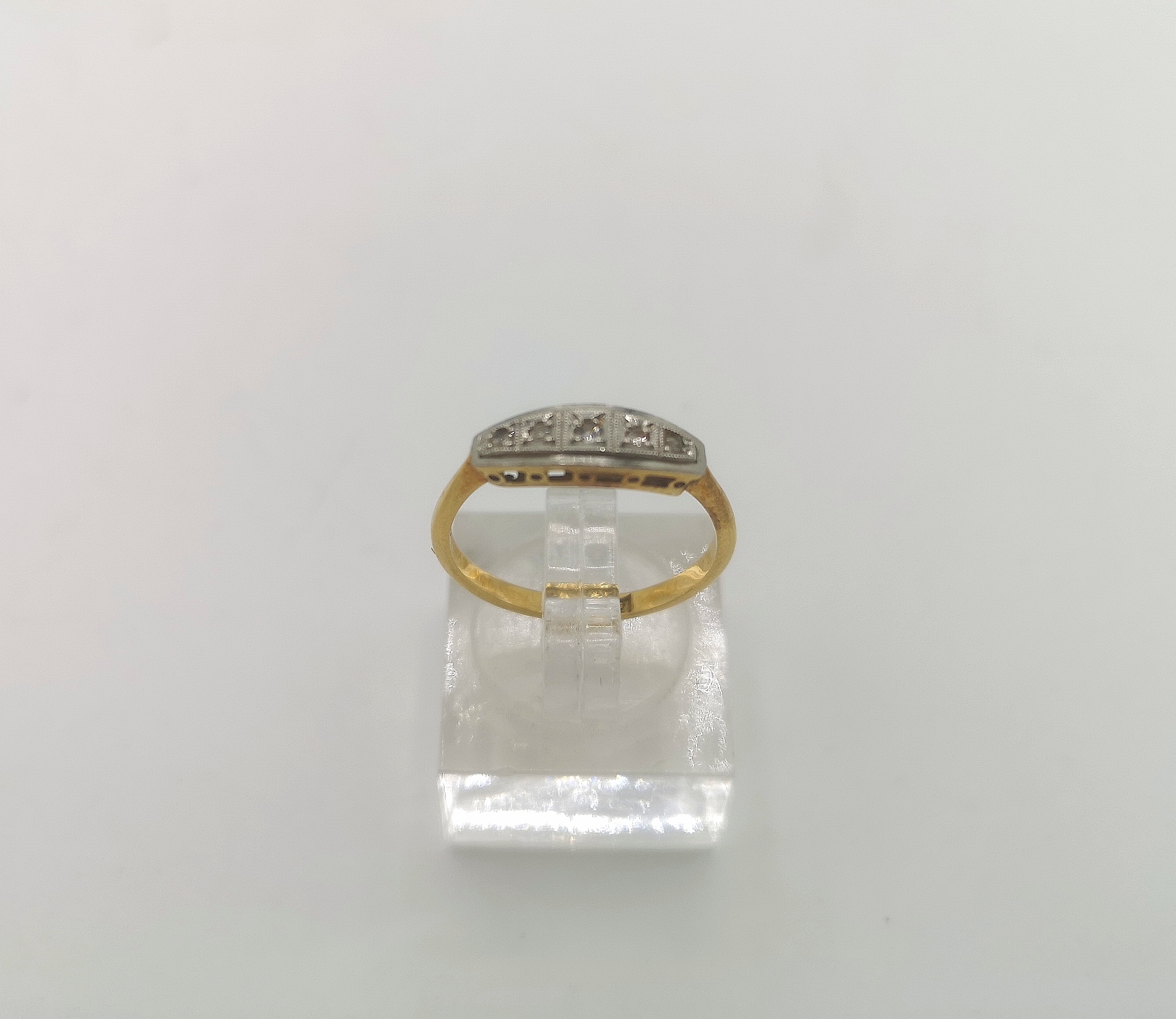 18ct gold ring set with five diamonds
