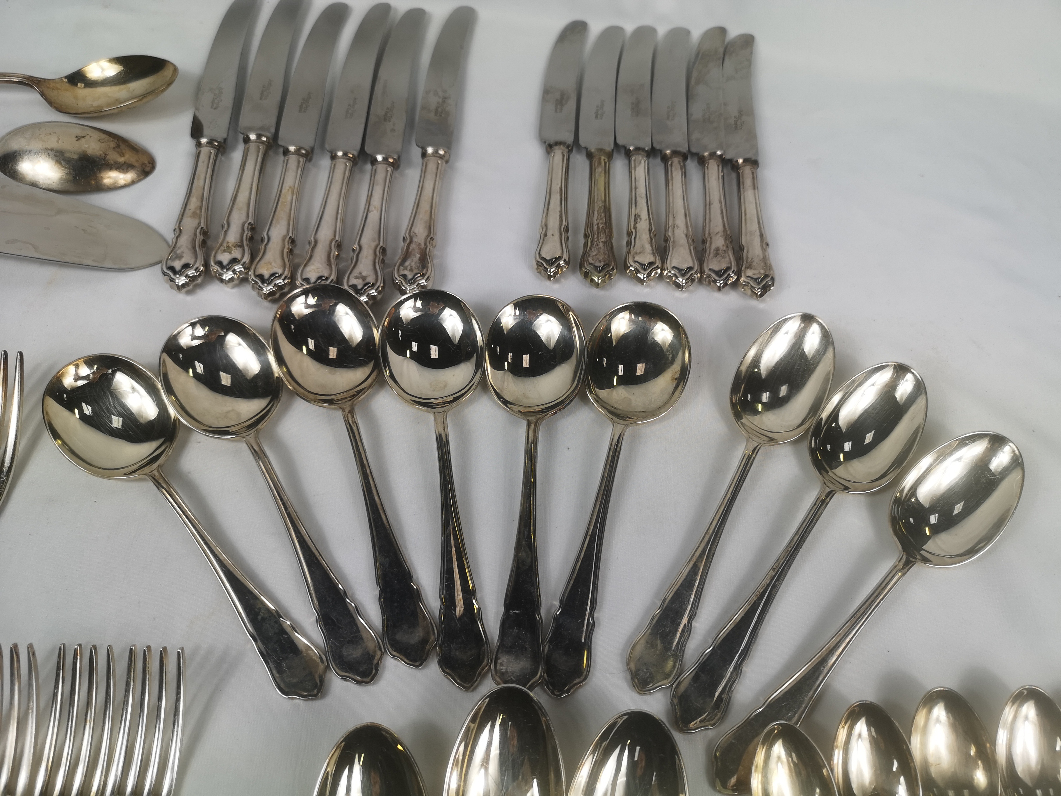 A canteen of silver plate cutlery - Image 11 of 11