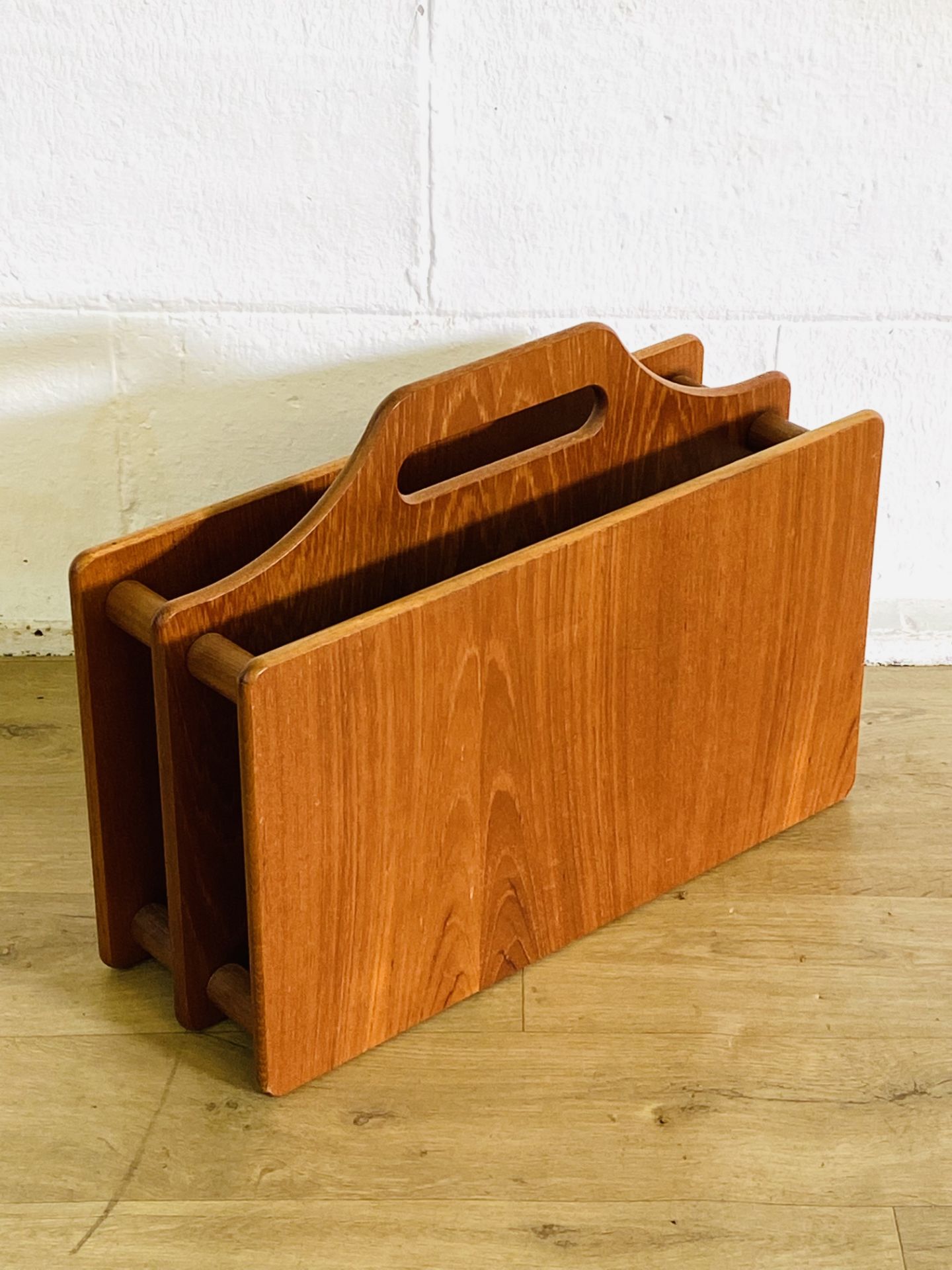 Teak magazine rack - Image 4 of 4