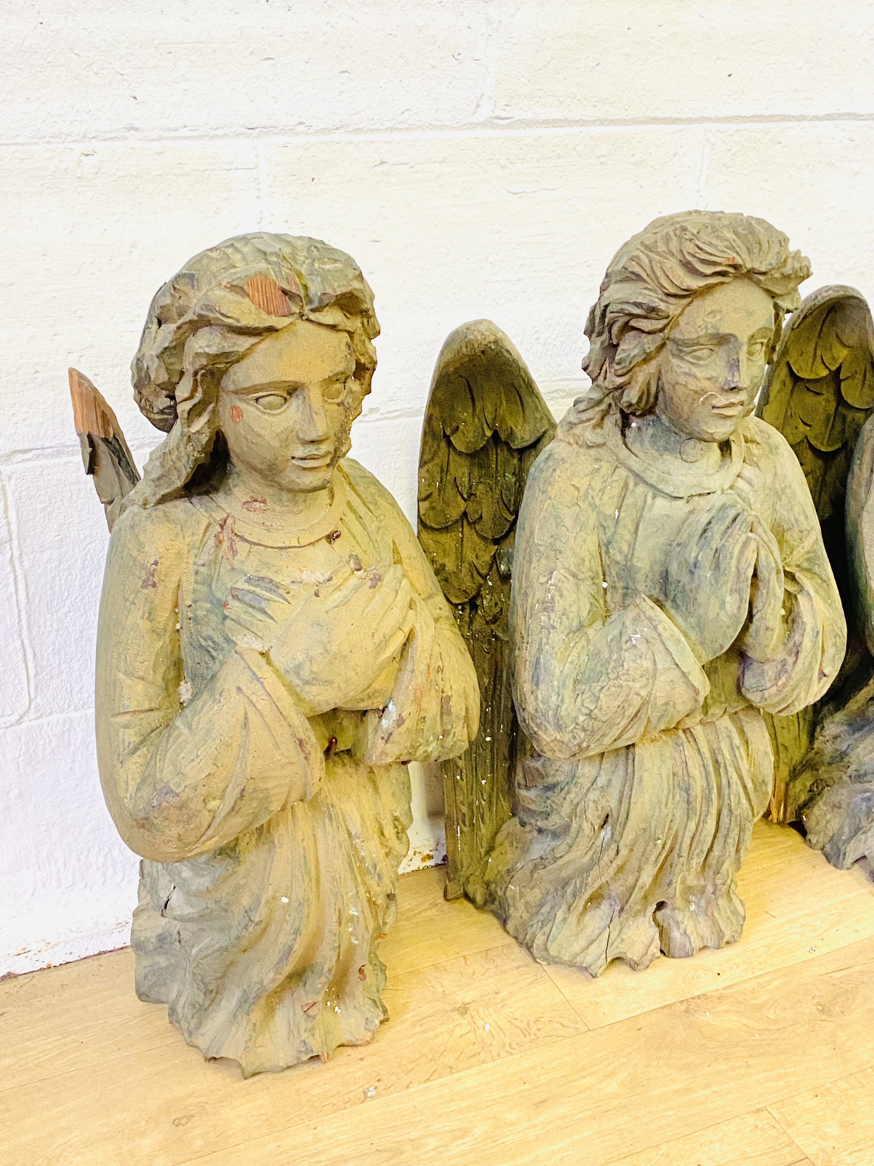 Four carved pine angels - Image 3 of 4