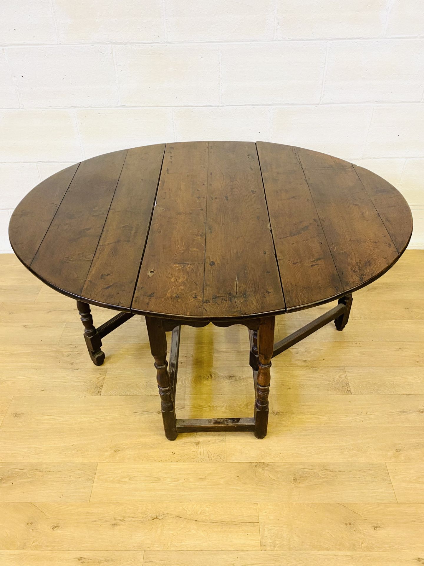 Oak gateleg table - Image 7 of 7