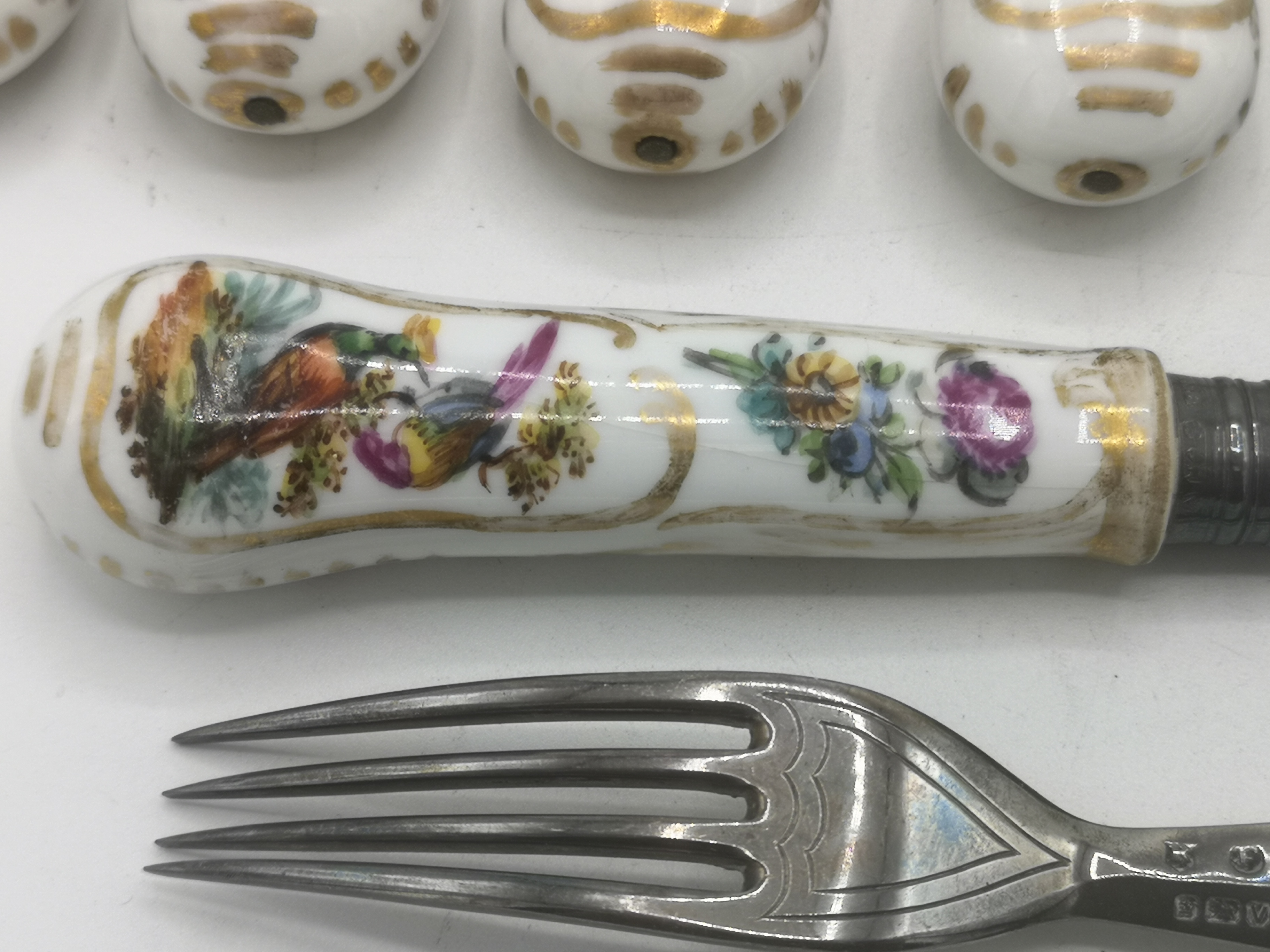 Ten fruit knives and forks with silver blades and tines - Image 19 of 19