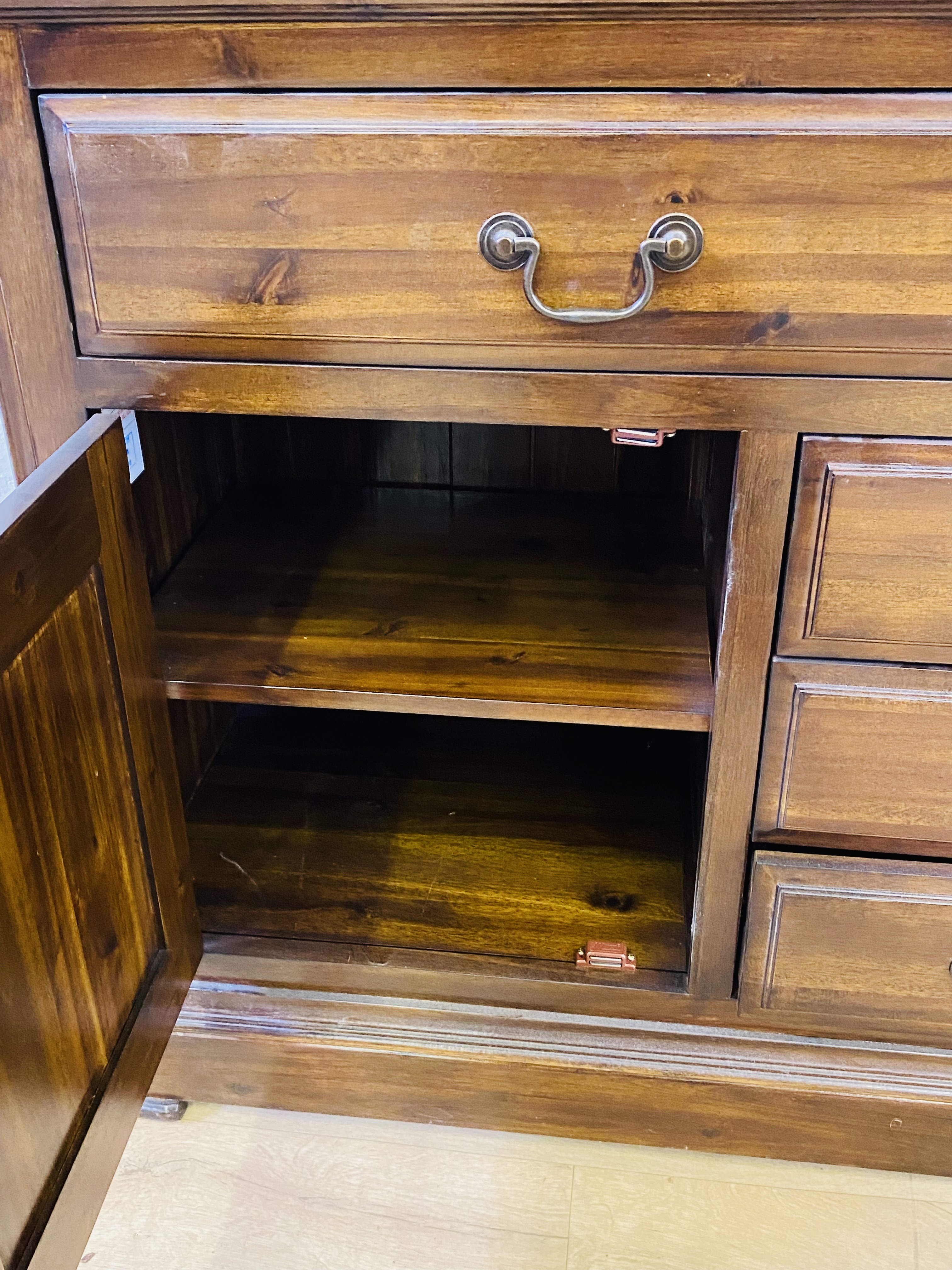 Hardwood sideboard - Image 4 of 8