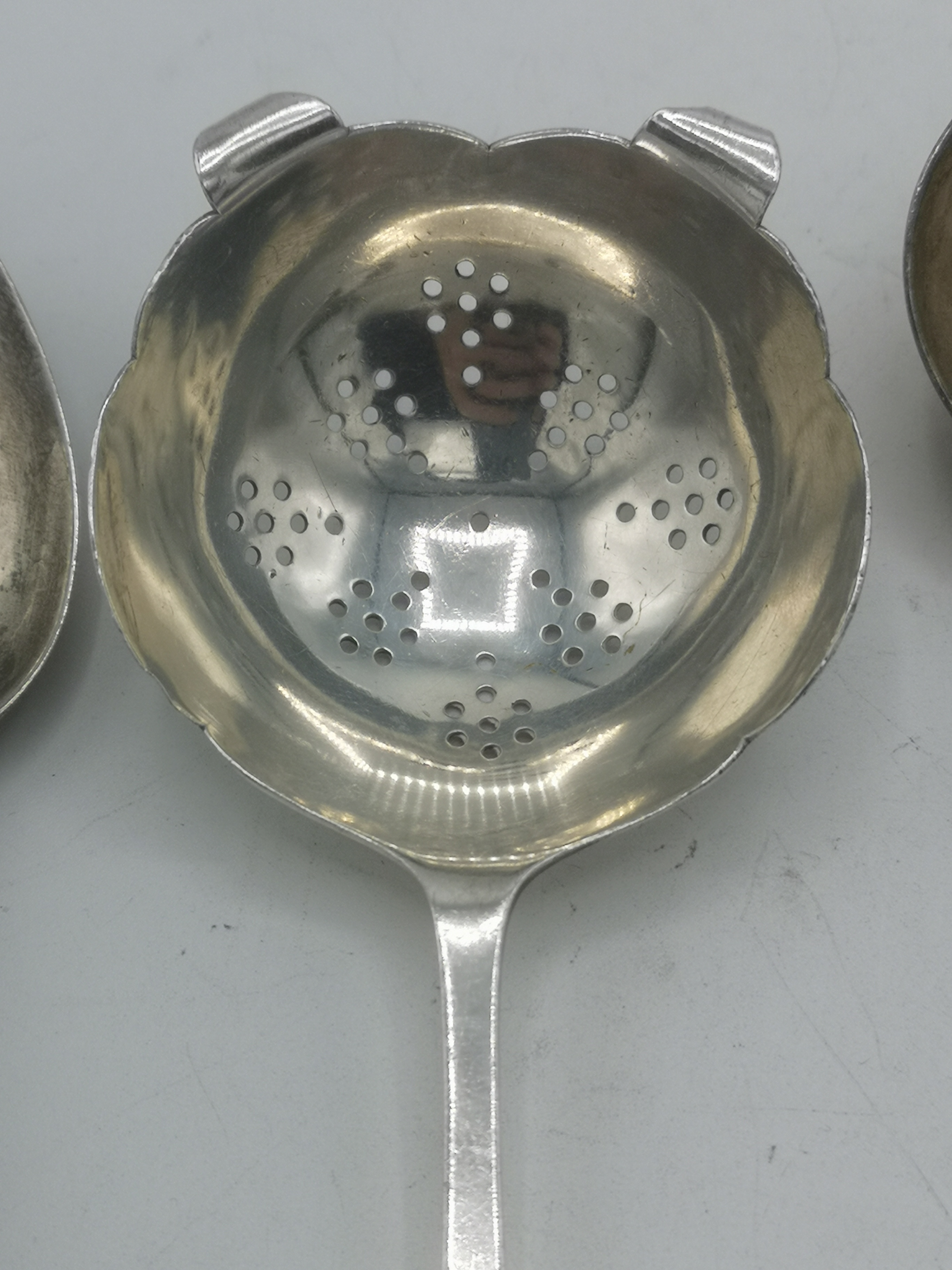 Silver tea strainer and other items - Image 5 of 10