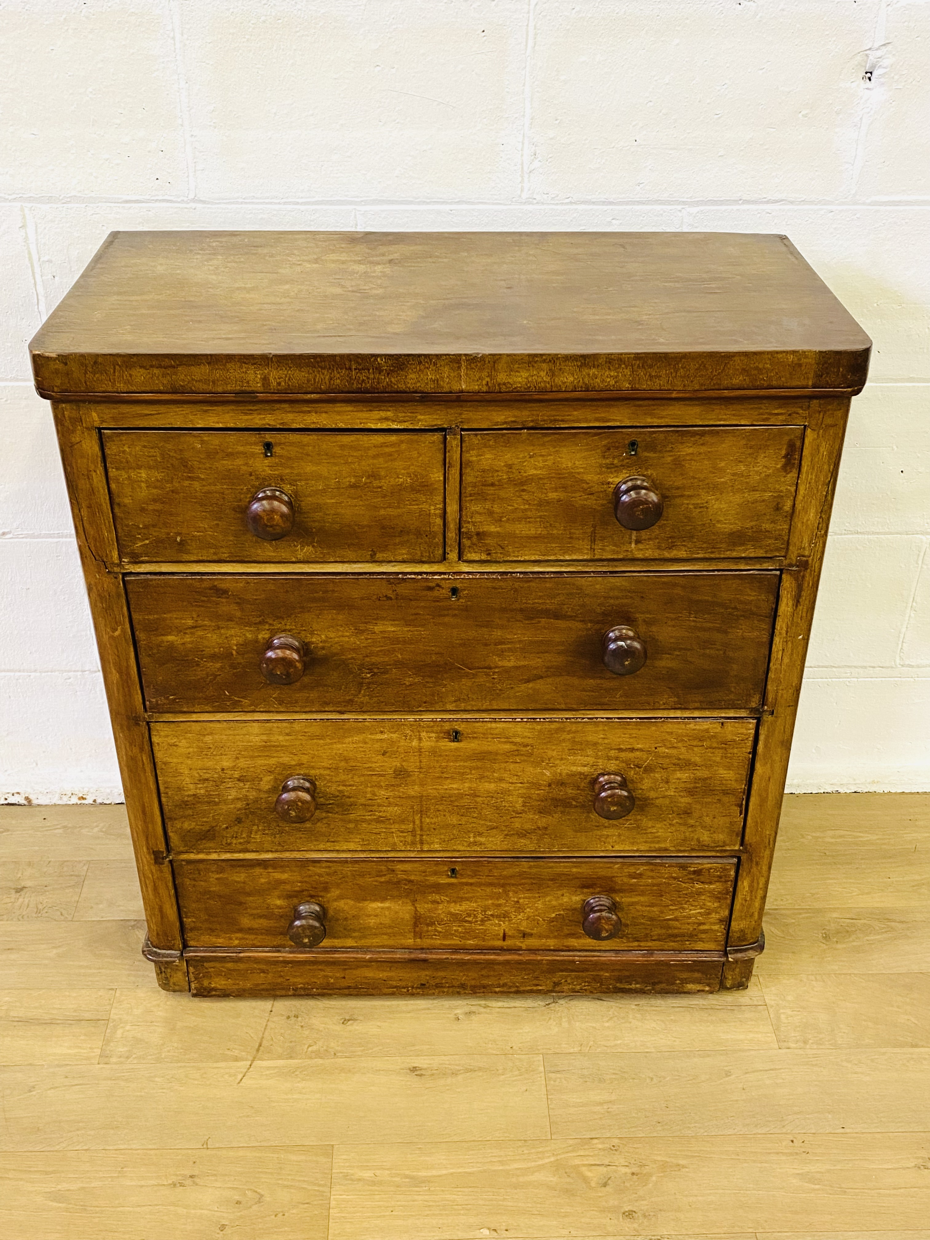 Victorian mahogany chest of drawers - Image 4 of 5