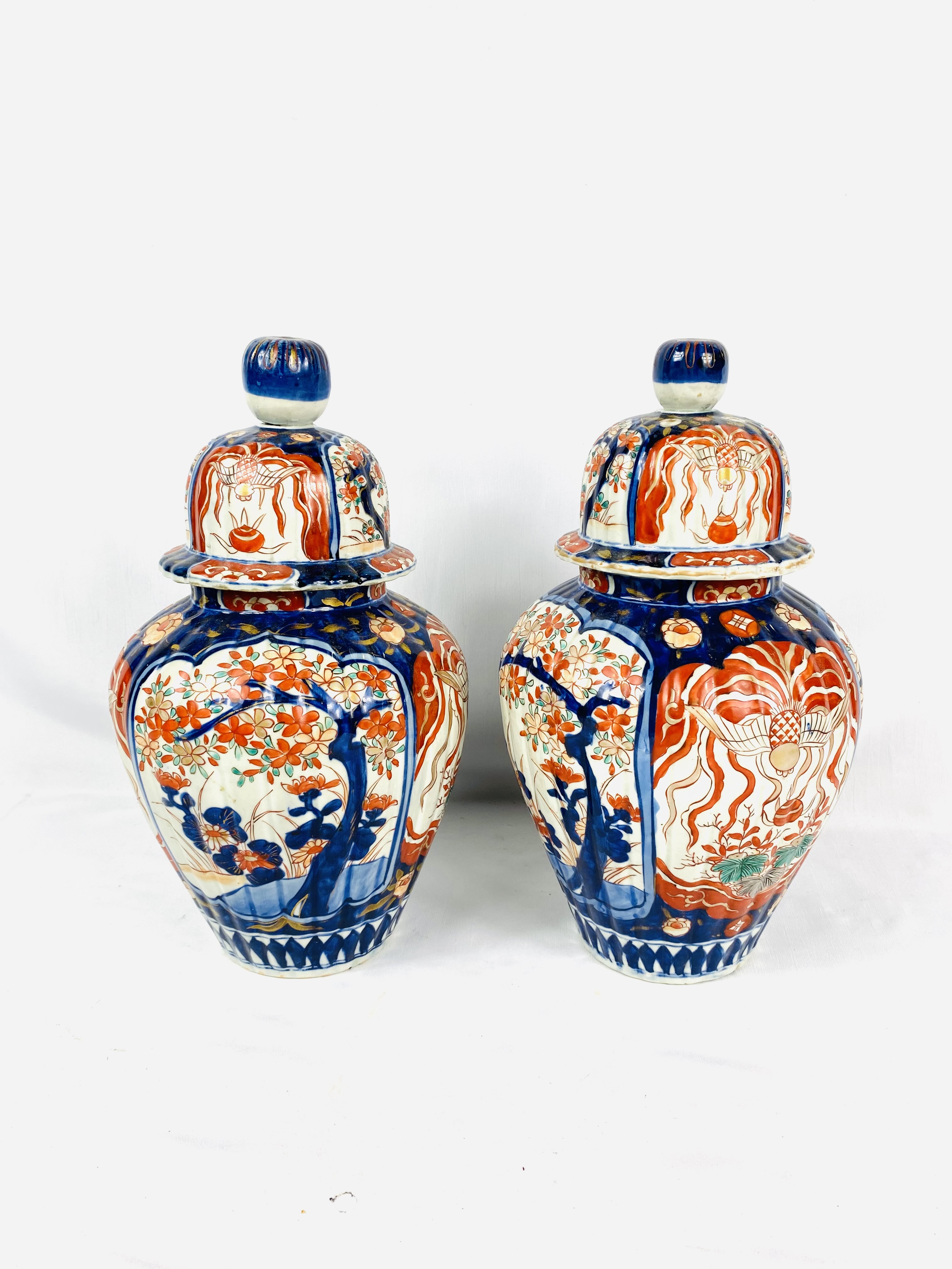 Two Japanese Imari lidded jars - Image 2 of 5