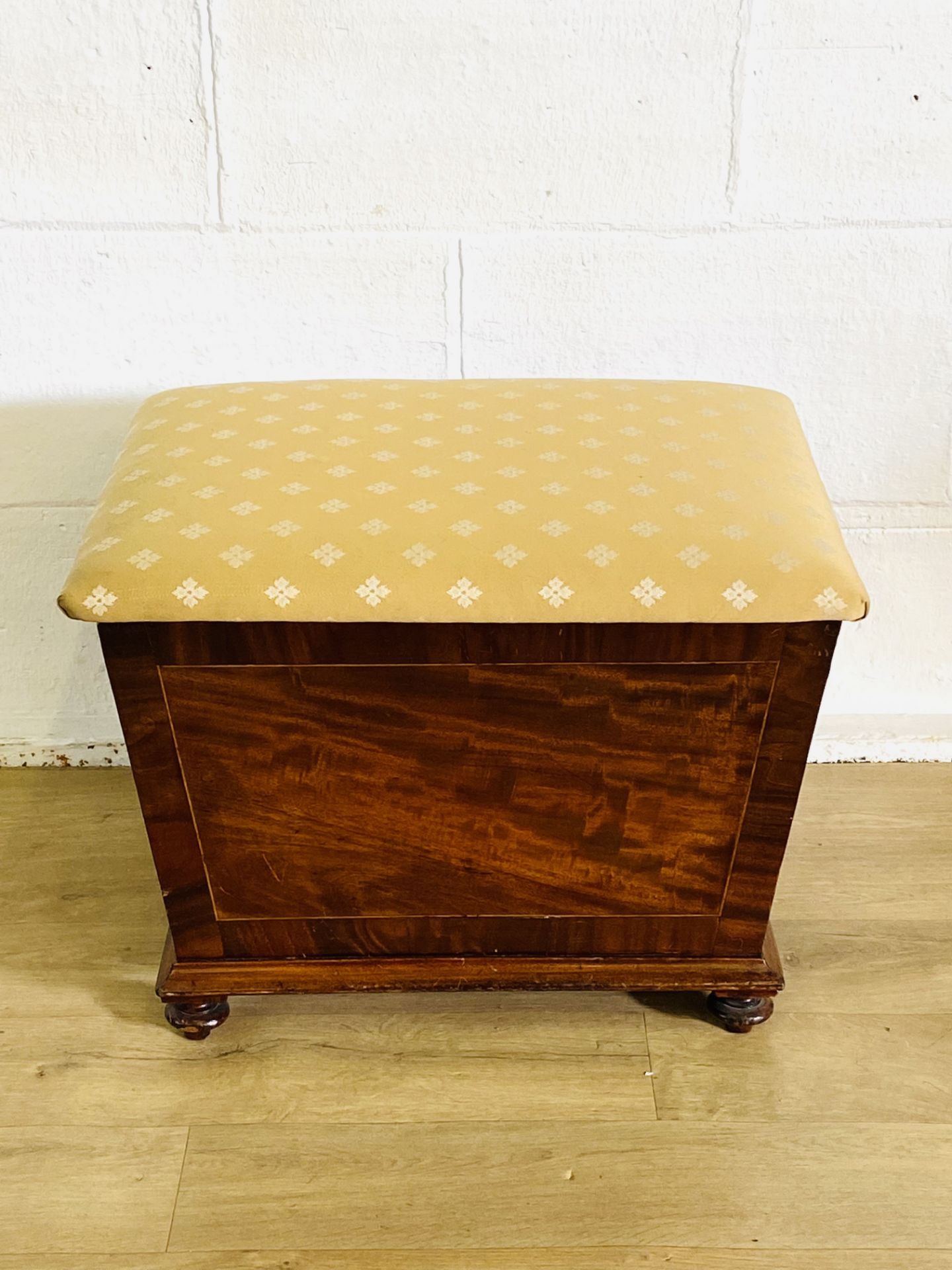 Victorian ottoman with padded seat - Image 2 of 6