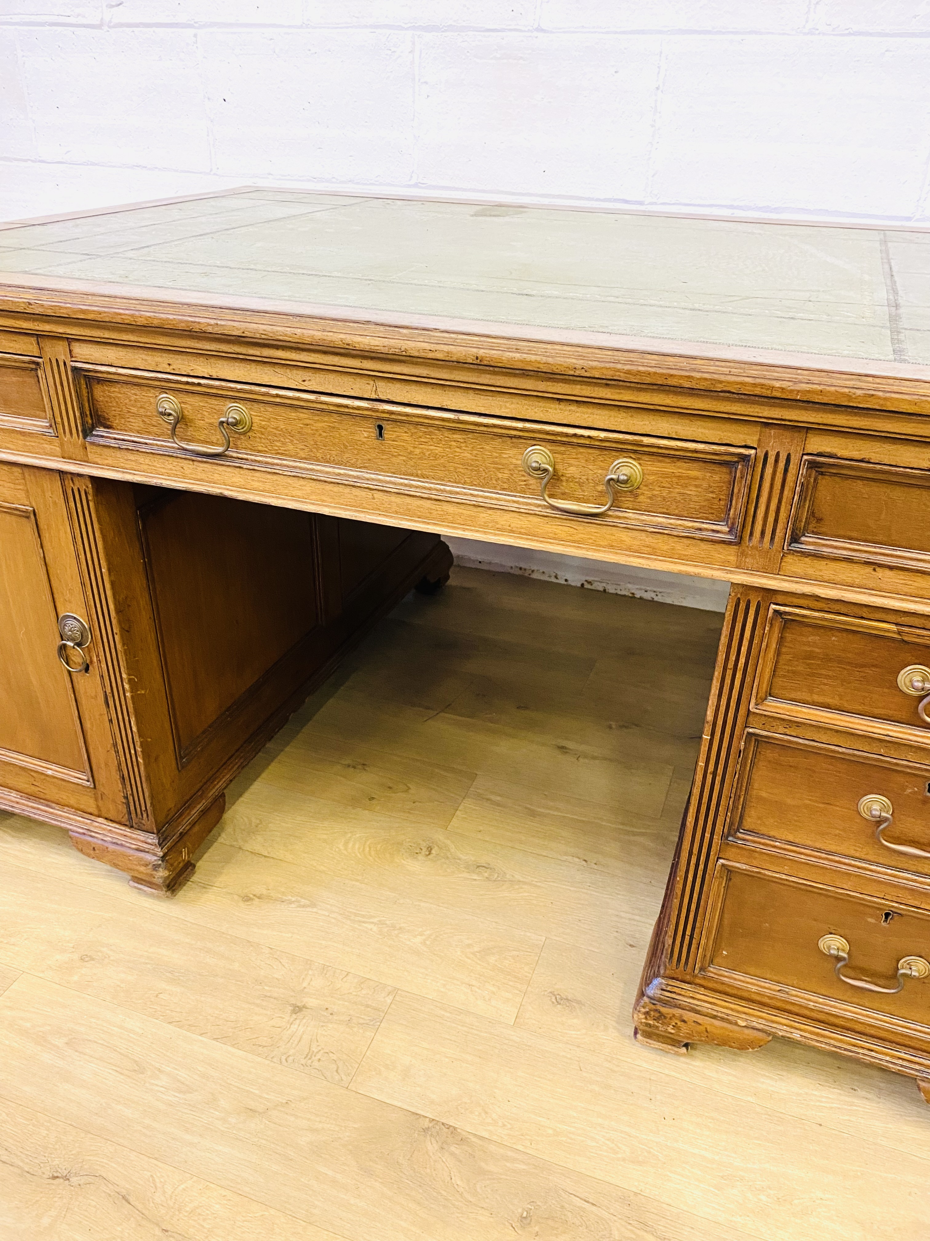 Mahogany partners desk - Image 7 of 8