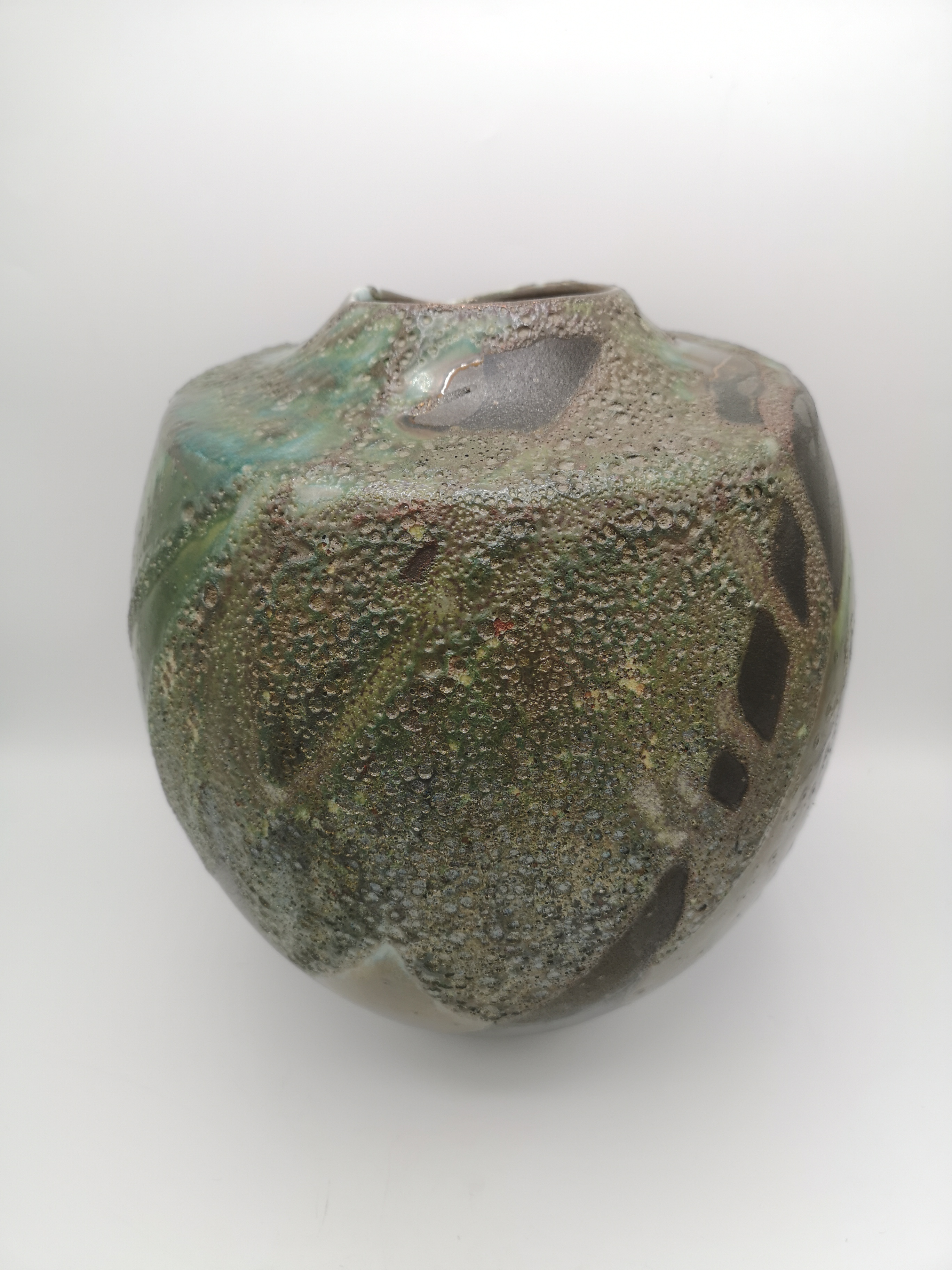 Ceramic raku vase by Tony Evans - Image 5 of 6