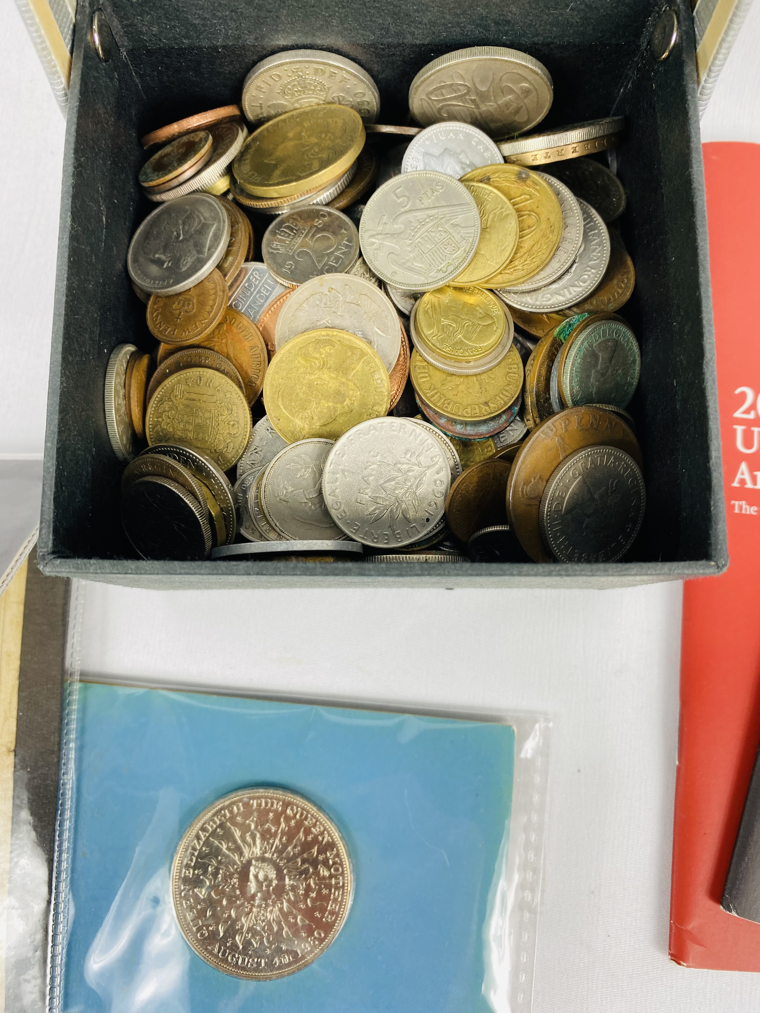 Quantity of coins and banknotes - Image 4 of 4