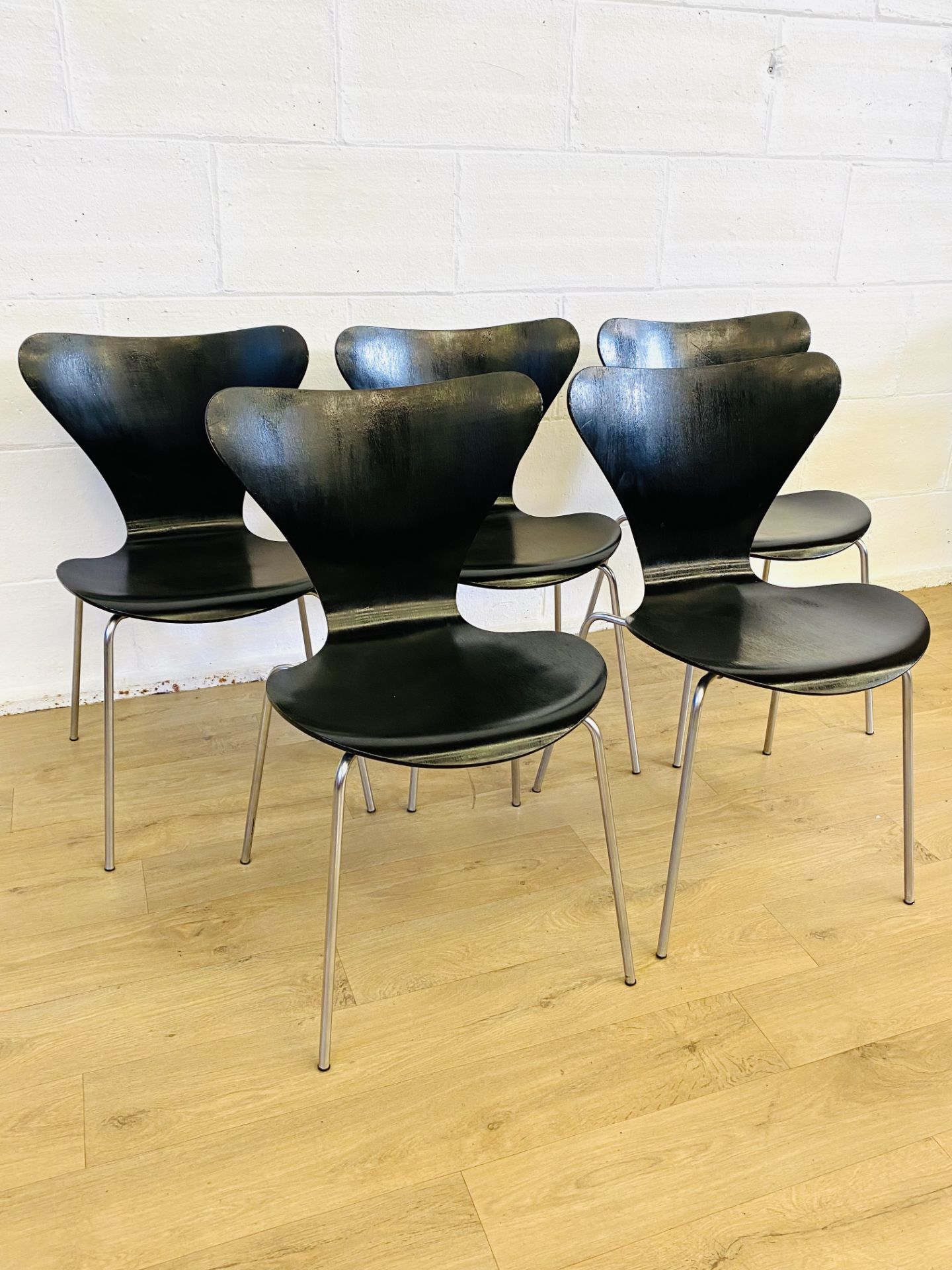 Five black Fritz Hansen chairs - Image 3 of 6