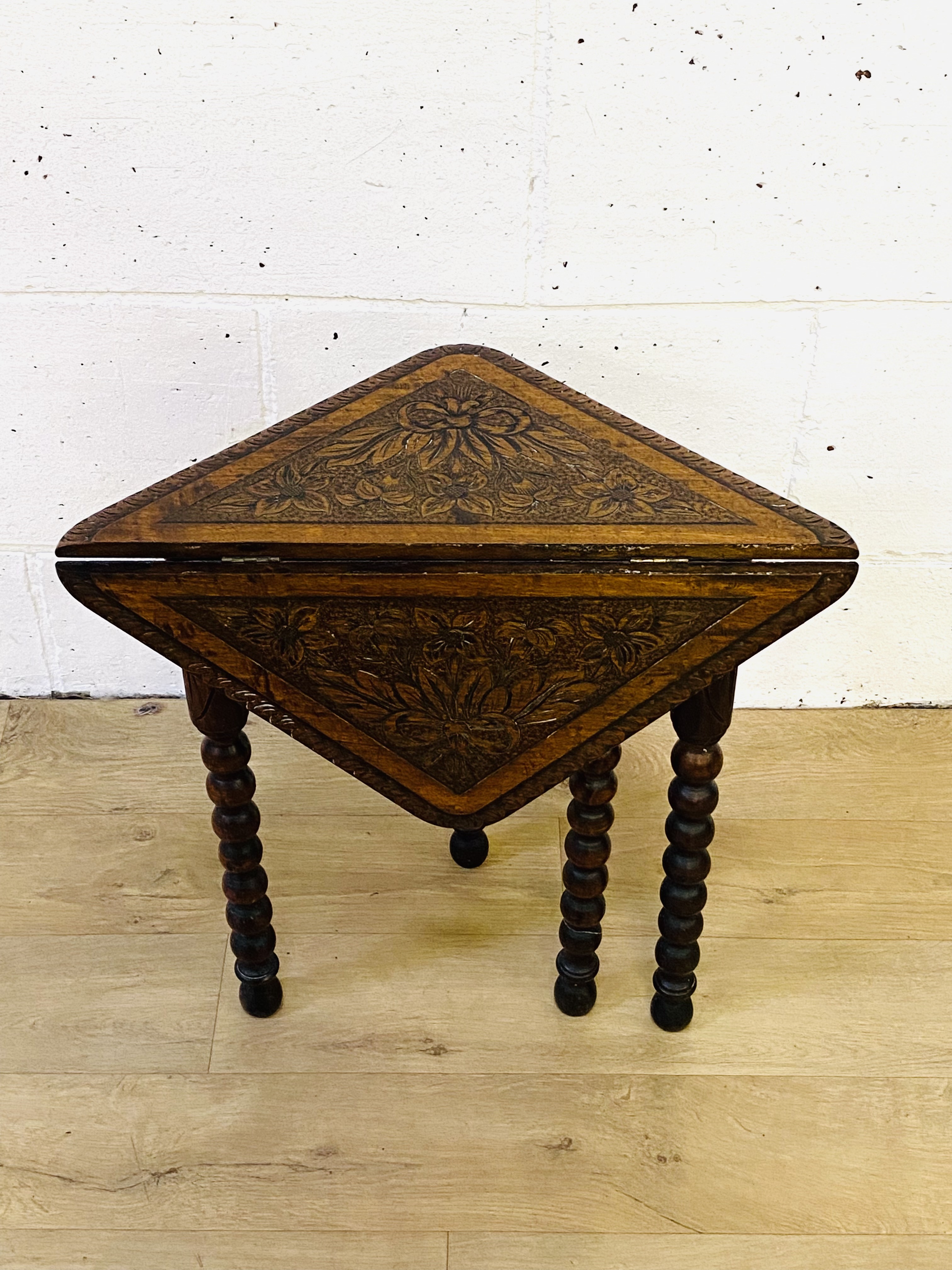 Gate leg drop leaf table - Image 3 of 5