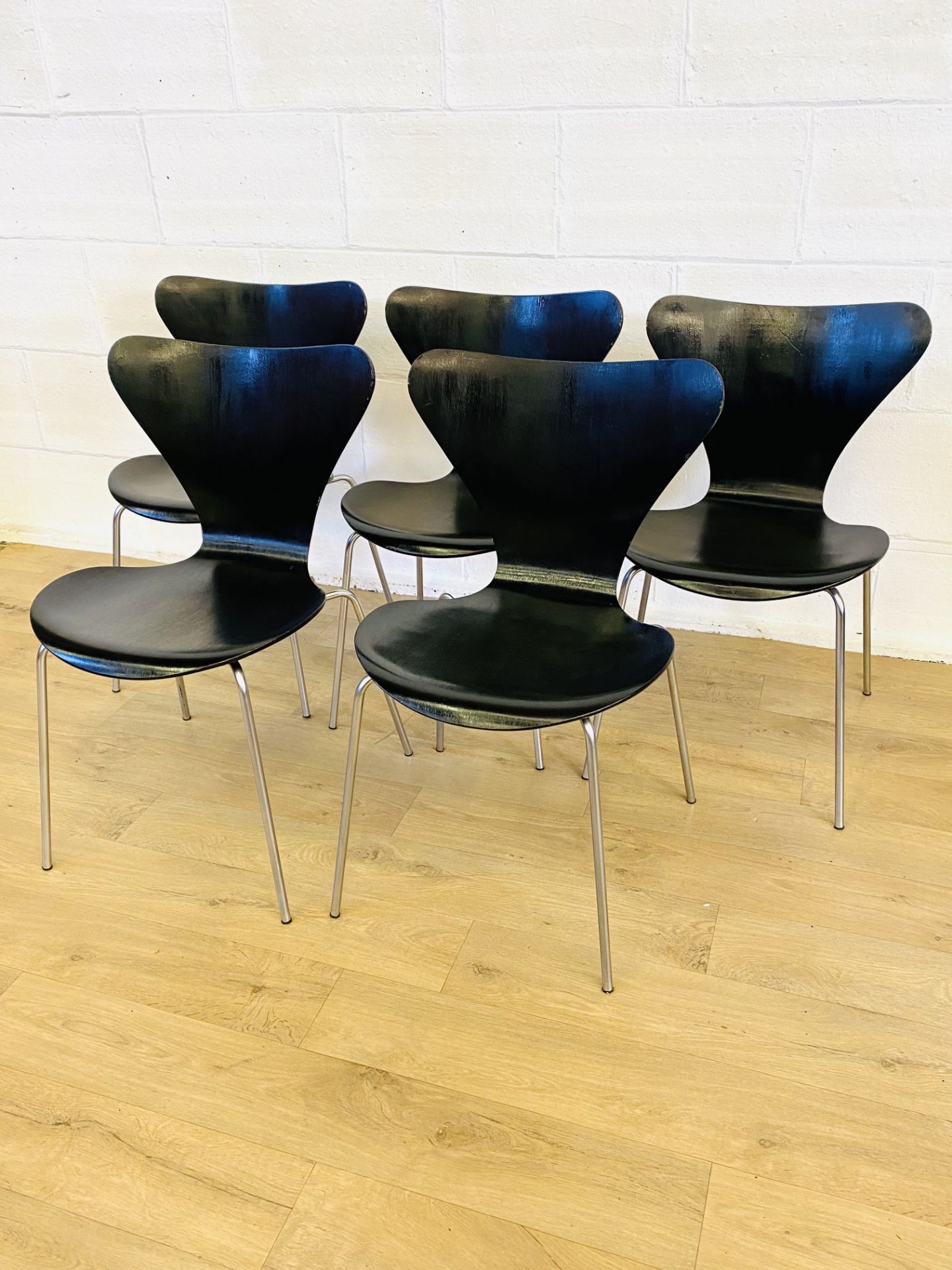 Five black Fritz Hansen chairs - Image 2 of 6