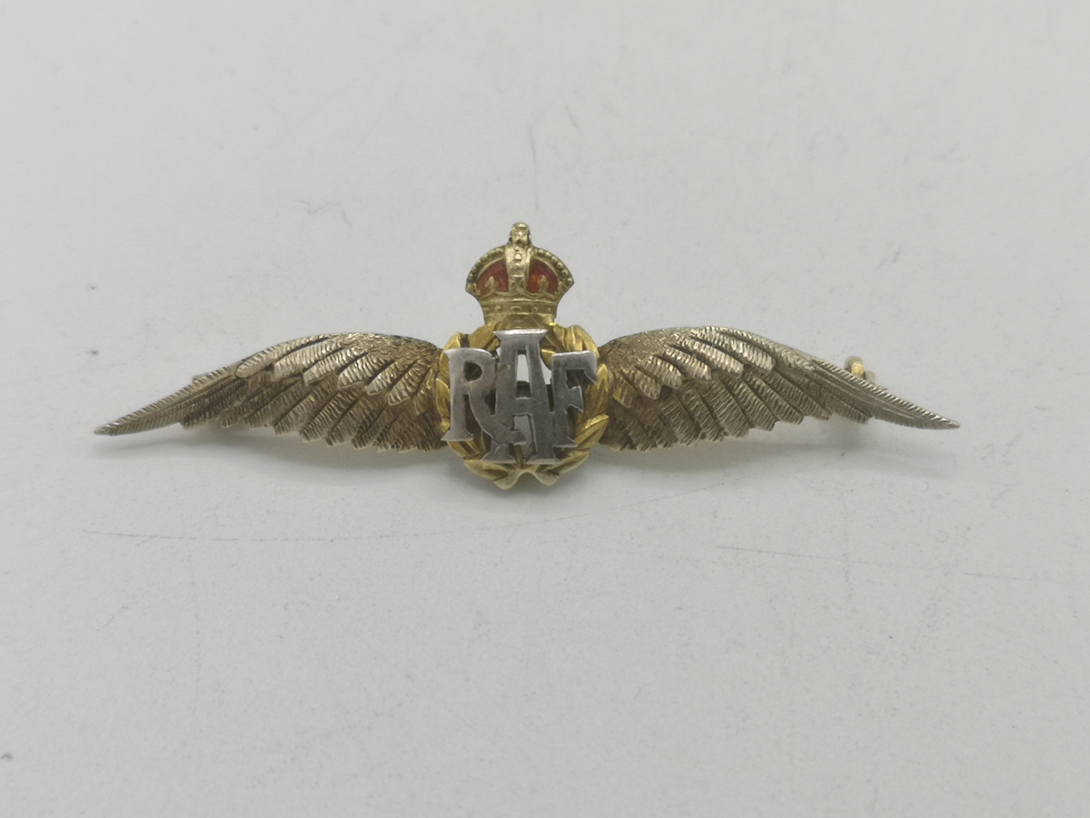 9ct gold and enamel RAF brooch - Image 2 of 4