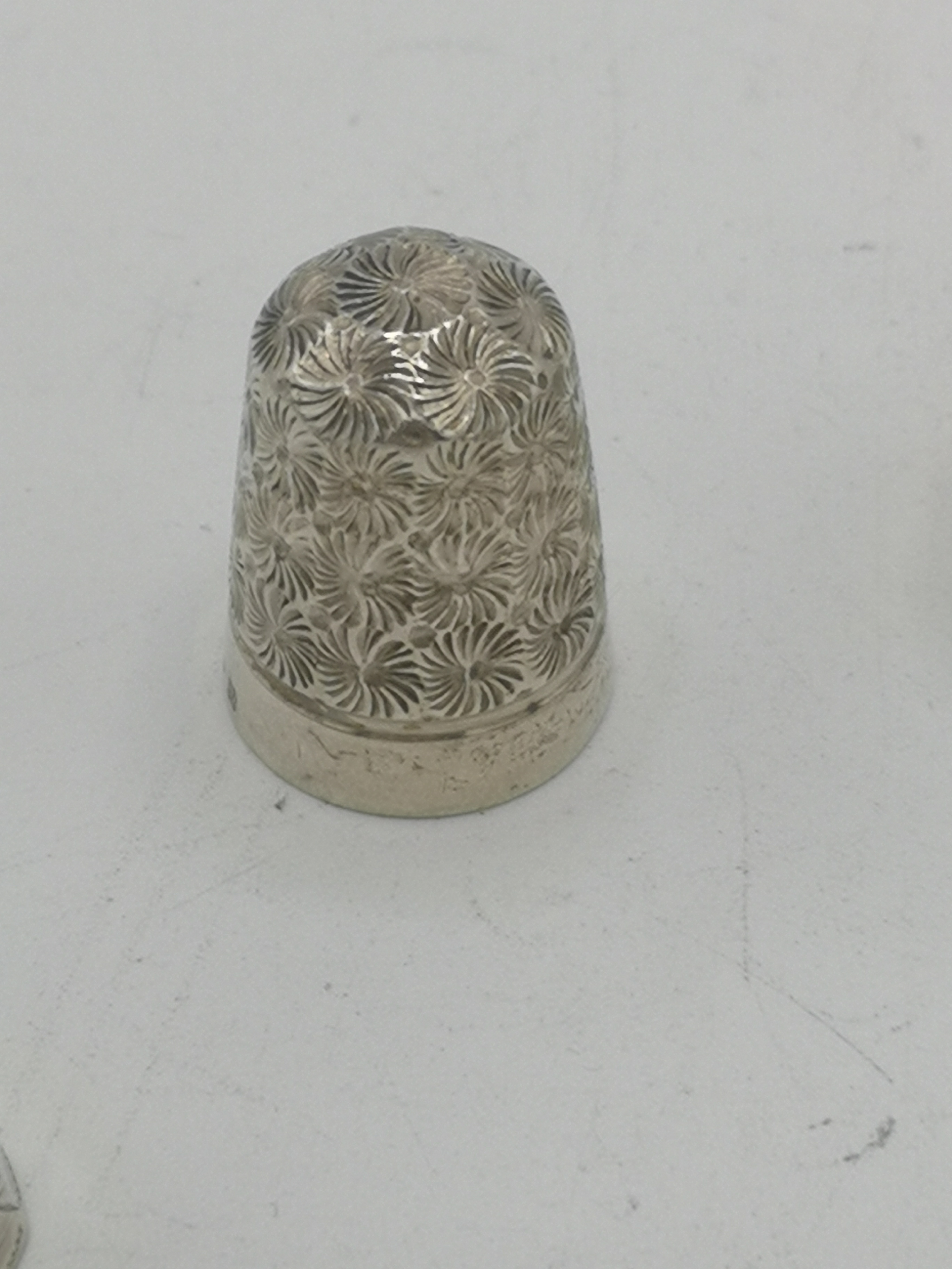 Five silver thimbles together with three others - Image 4 of 9