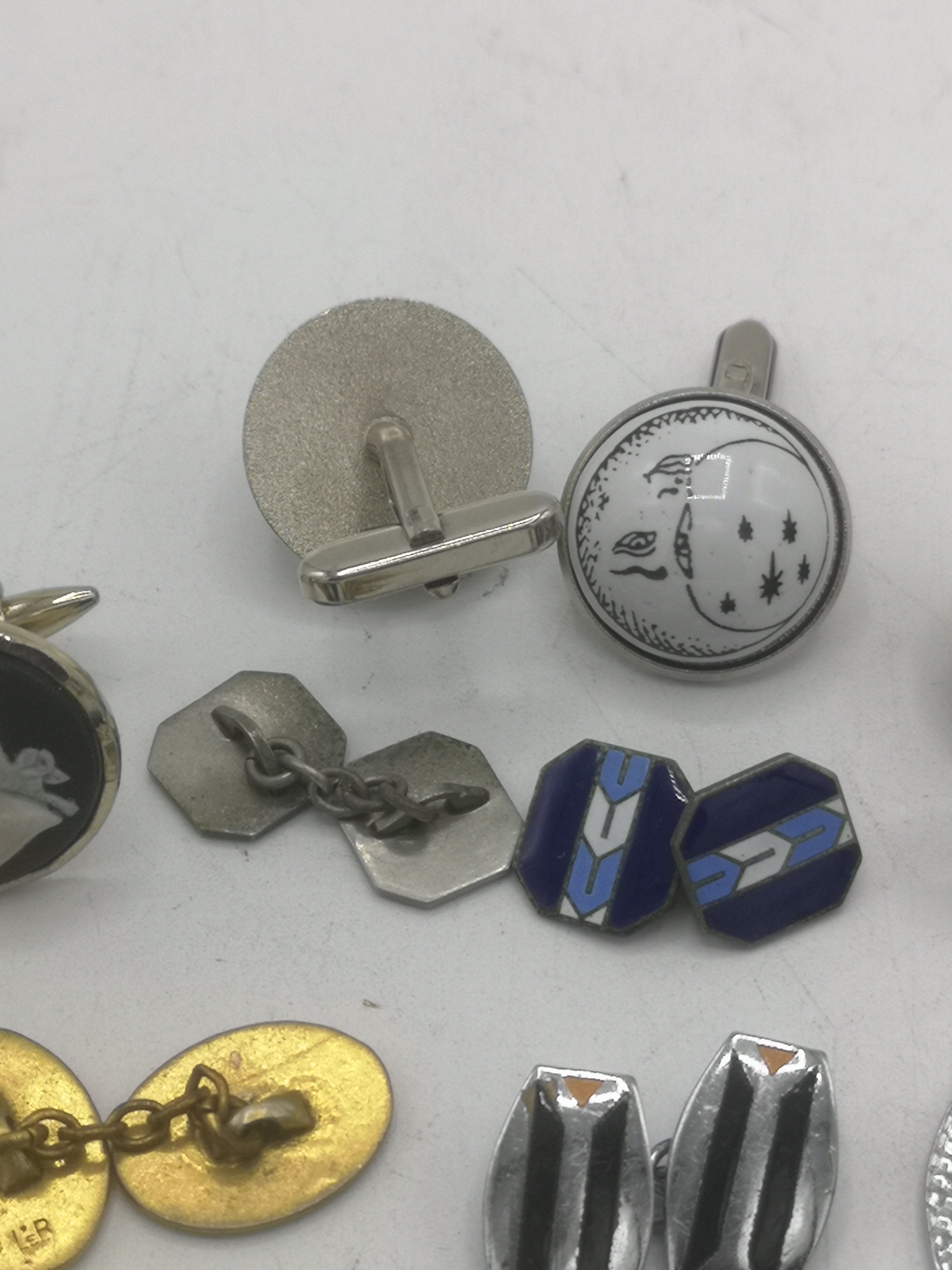 Quantity of fashion cufflinks to include Paul Smith, Hugo Boss and Duchamp - Image 7 of 8