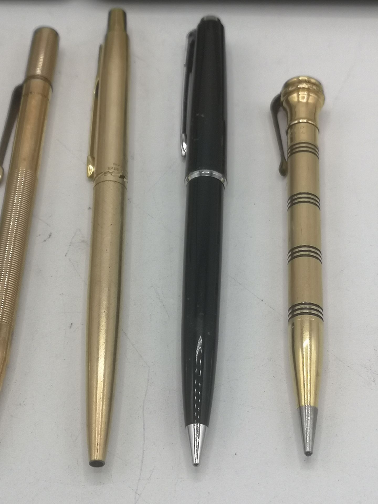 A collection of pens - Image 7 of 7