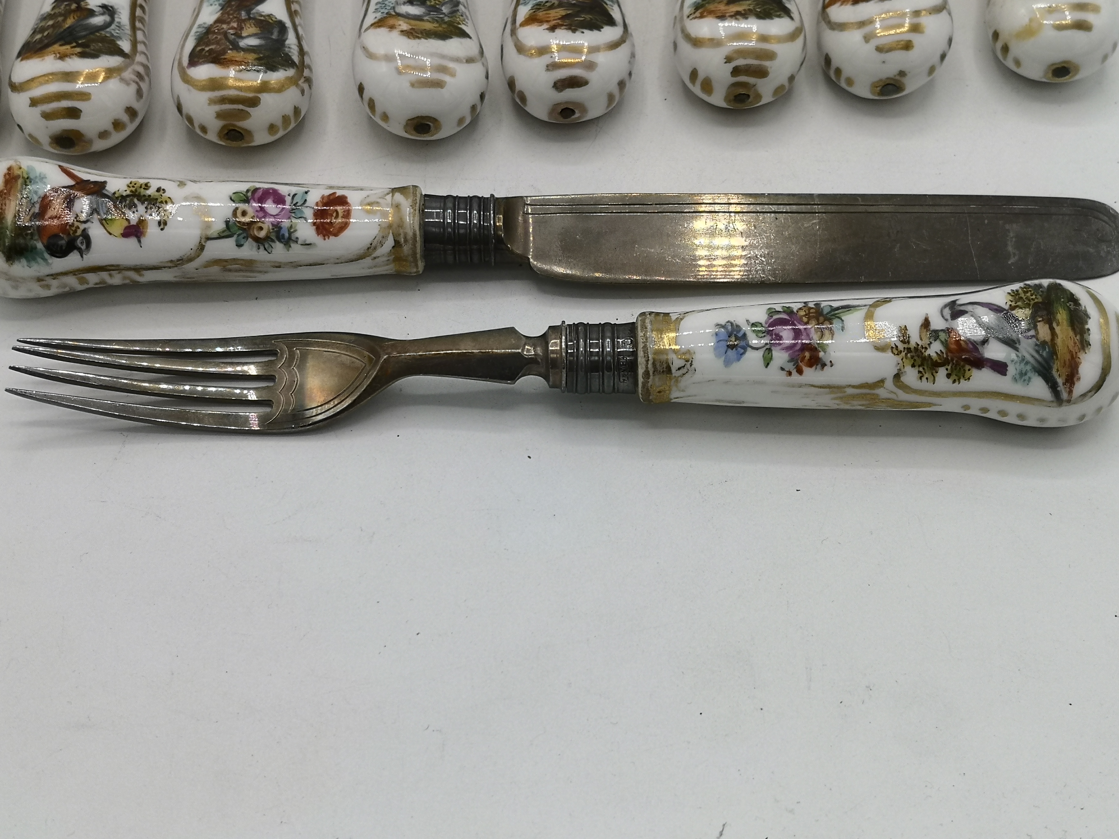 Ten fruit knives and forks with silver blades and tines - Image 16 of 19