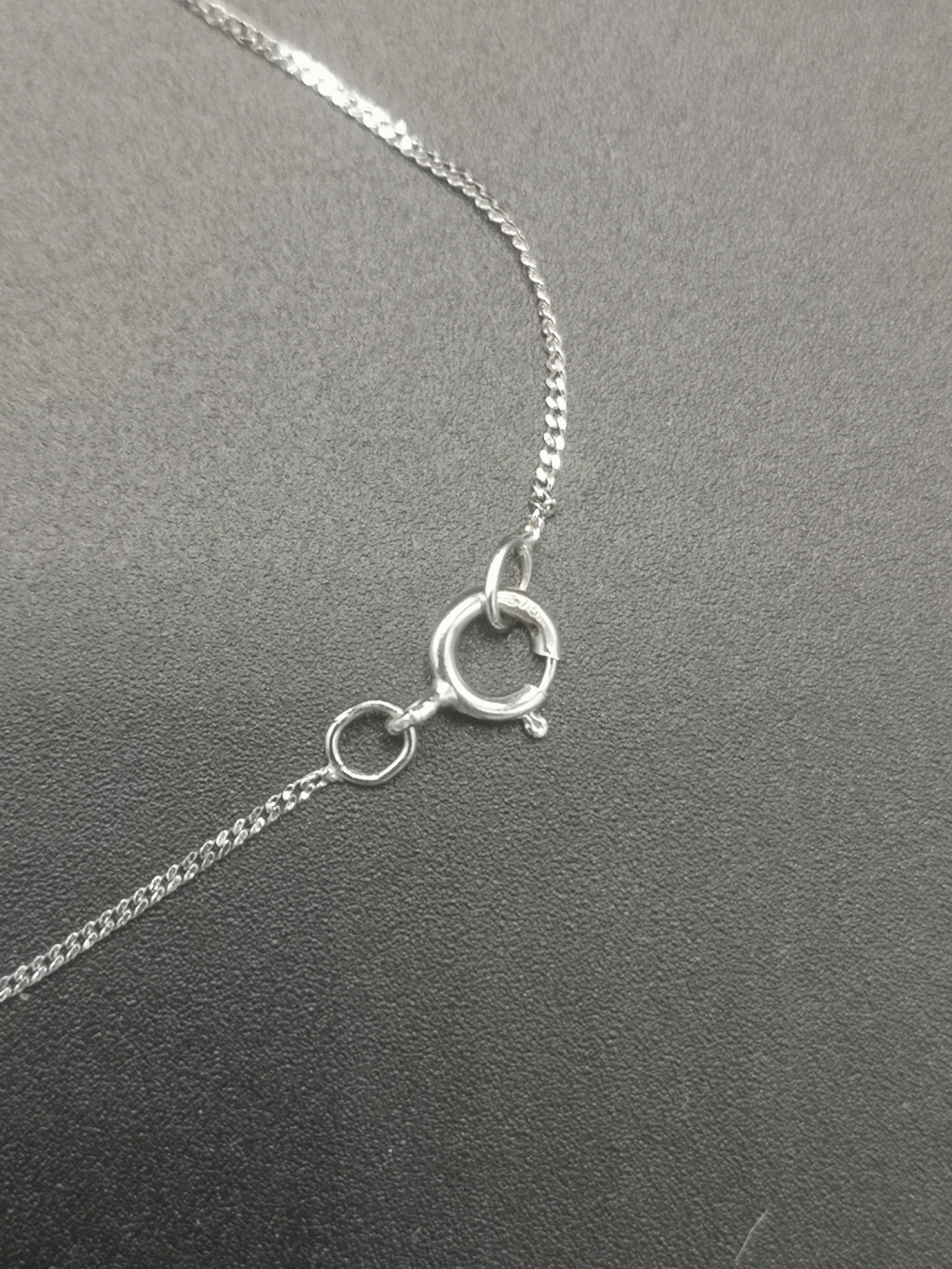 9ct white gold chain and pendant - Image 3 of 6